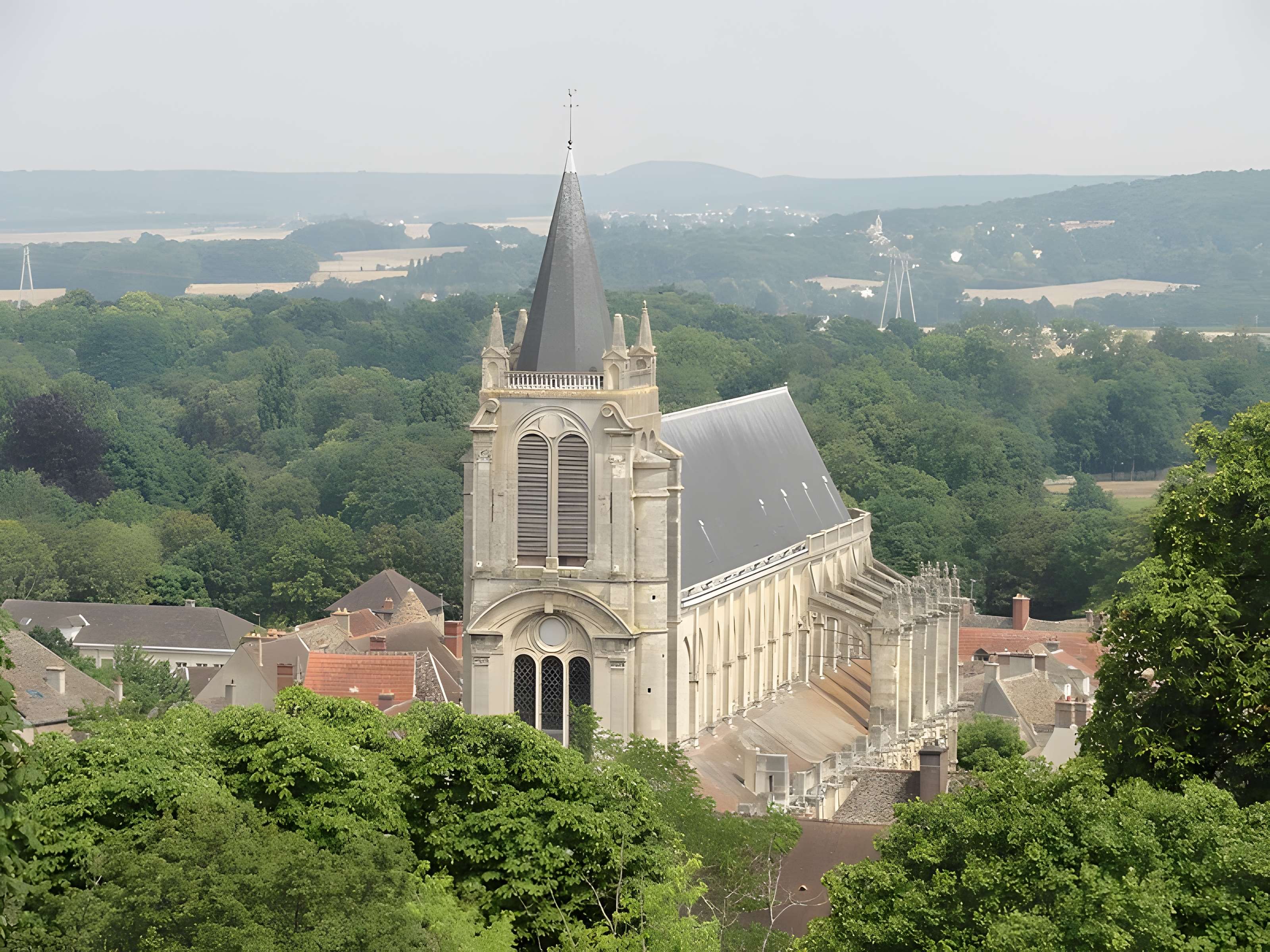 Église Saint-Pierre de Montfort-l'Amaury