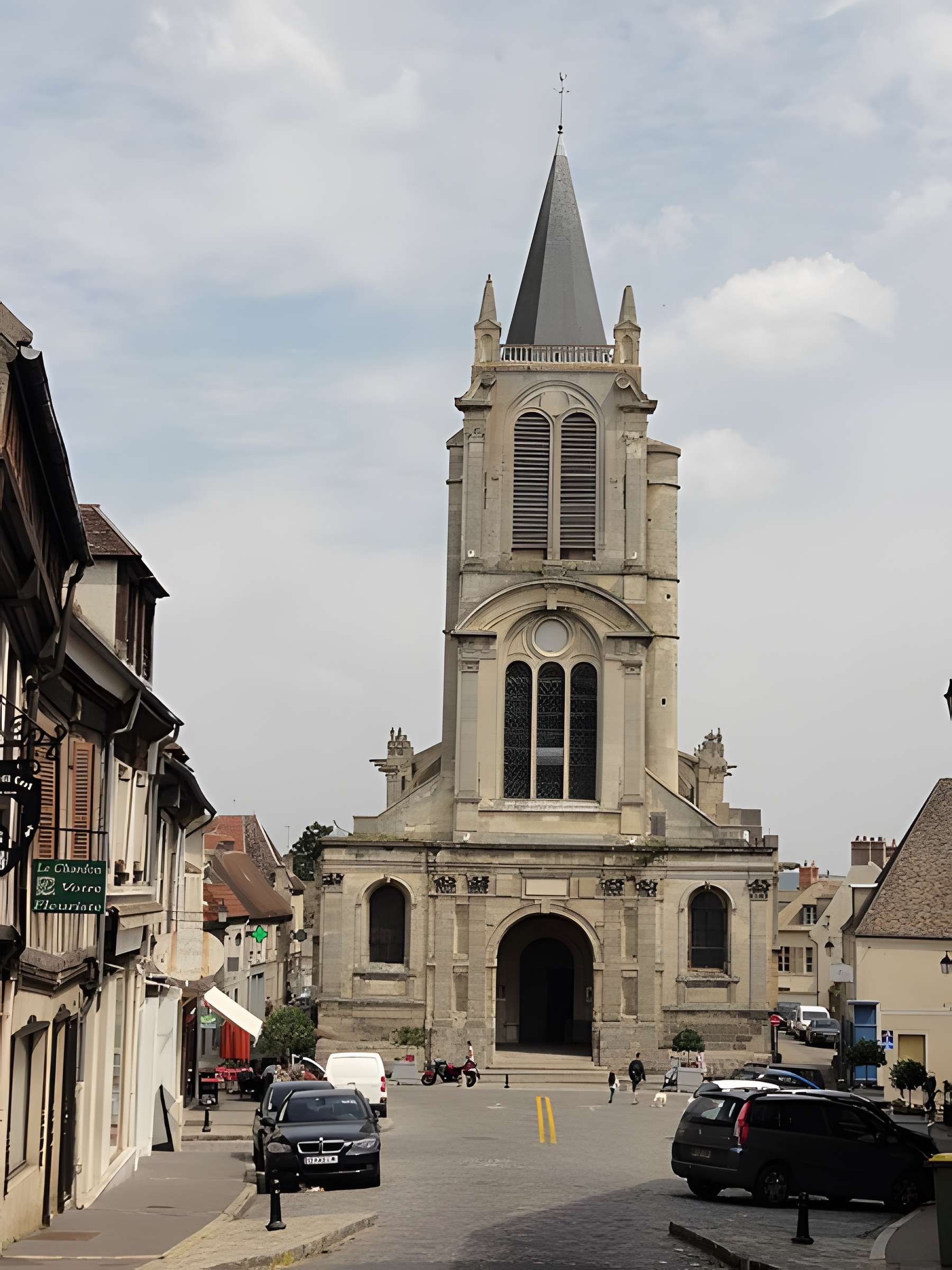 Église Saint-Pierre de Montfort-l'Amaury