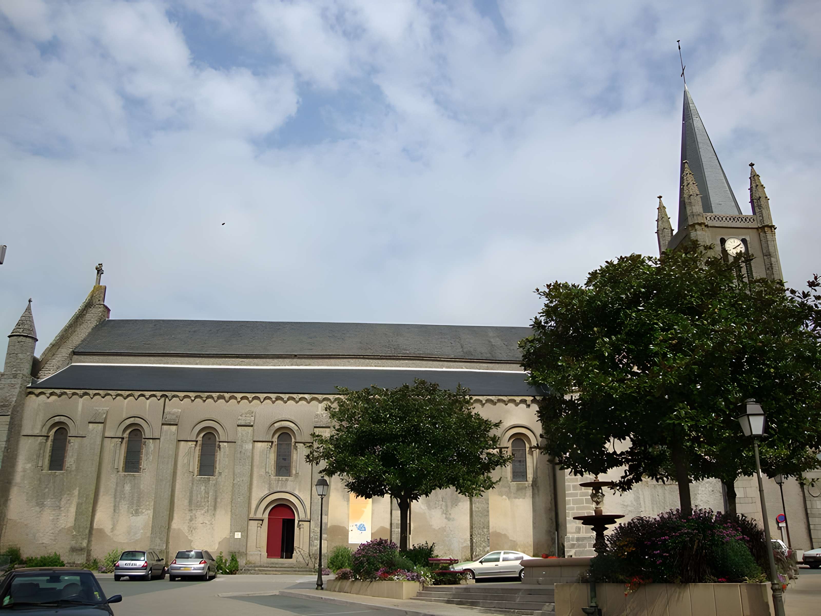 Église Saint-Pierre de Mortagne-sur-Sèvre 