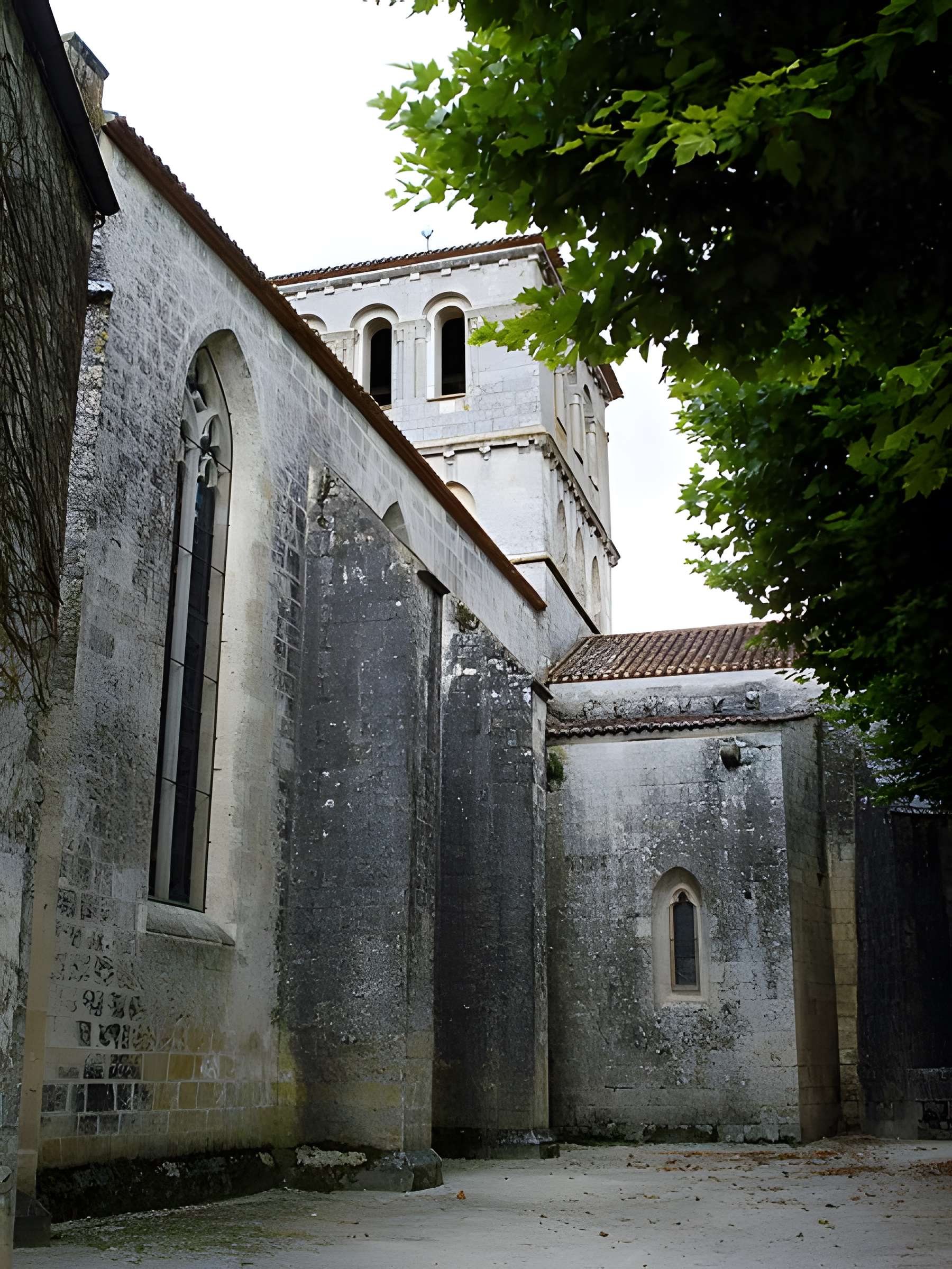 Église Saint-Pierre de Néré
