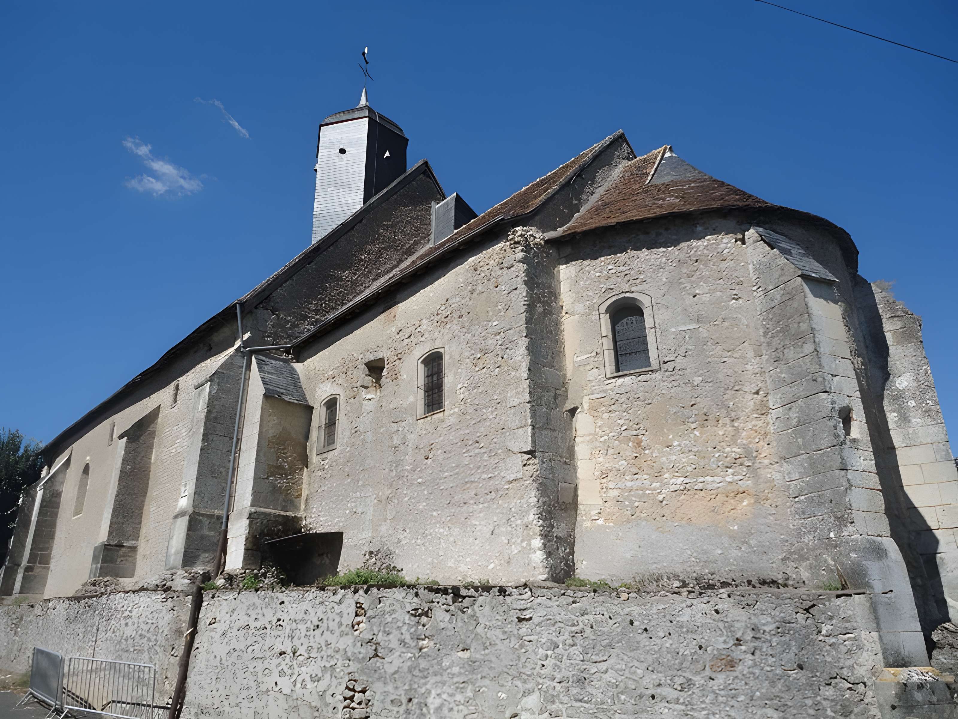 Église Saint-Pierre de Neuillé-le-Lierre 