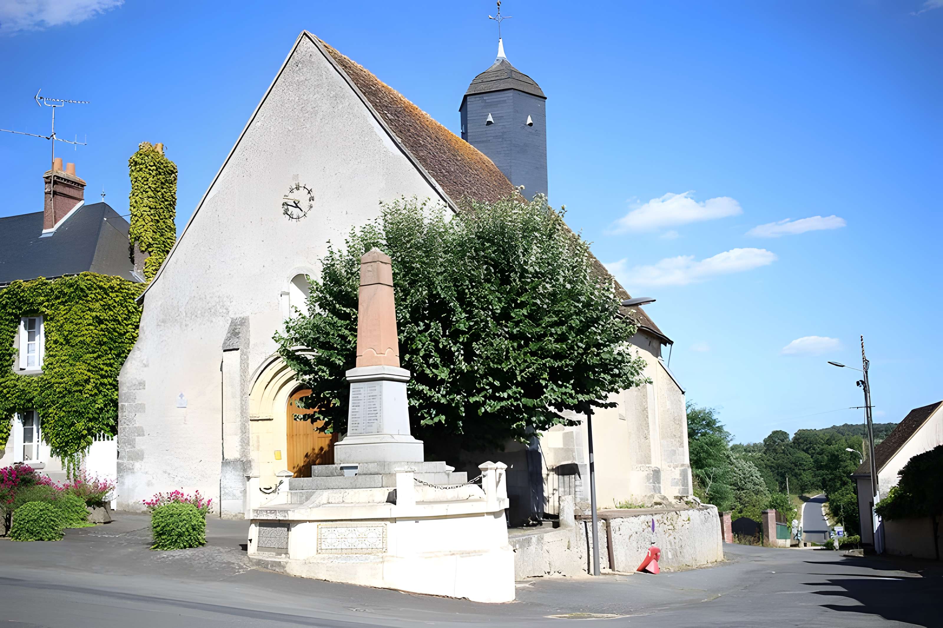 Église Saint-Pierre de Neuillé-le-Lierre