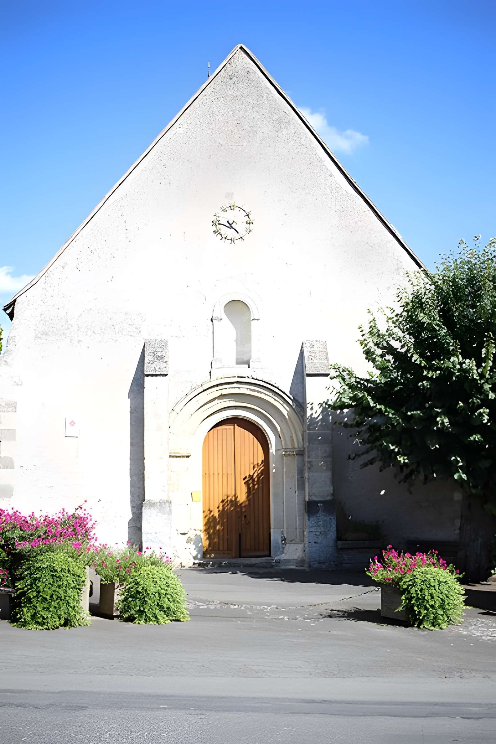 Église Saint-Pierre de Neuillé-le-Lierre