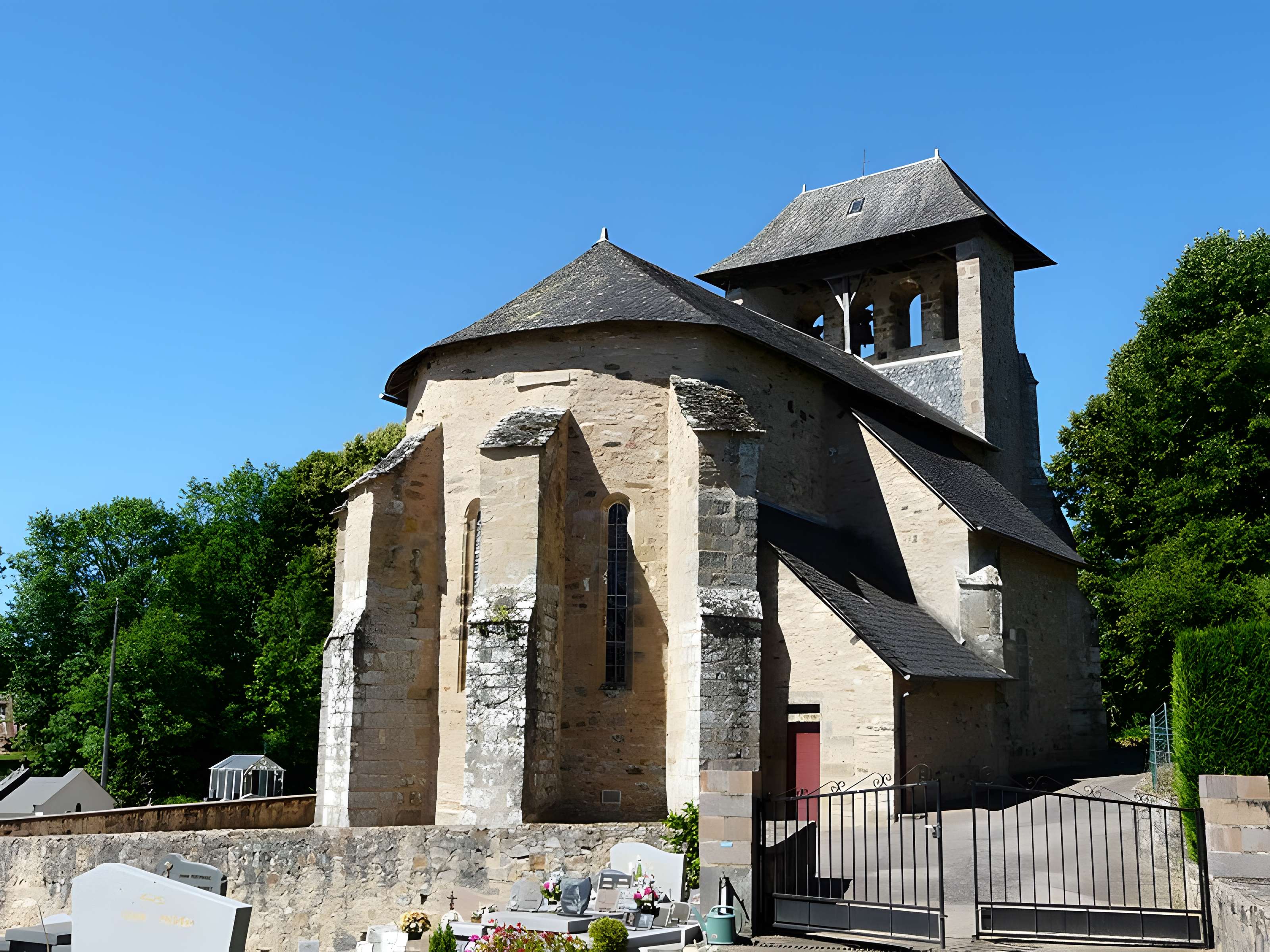 Église Saint-Pierre de Neuville