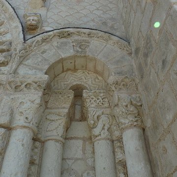Église Saint-Pierre de Parçay-sur-Vienne