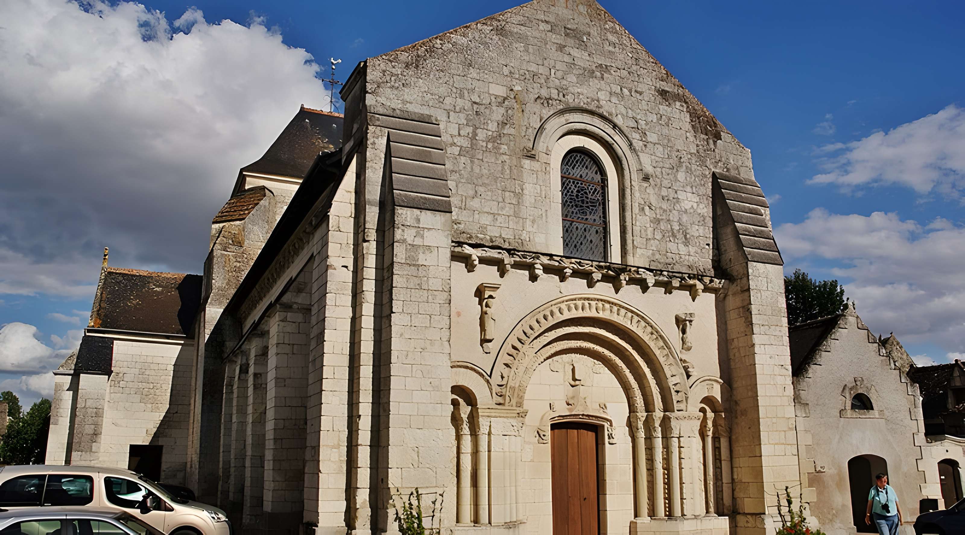 Église Saint-Pierre de Parçay-sur-Vienne