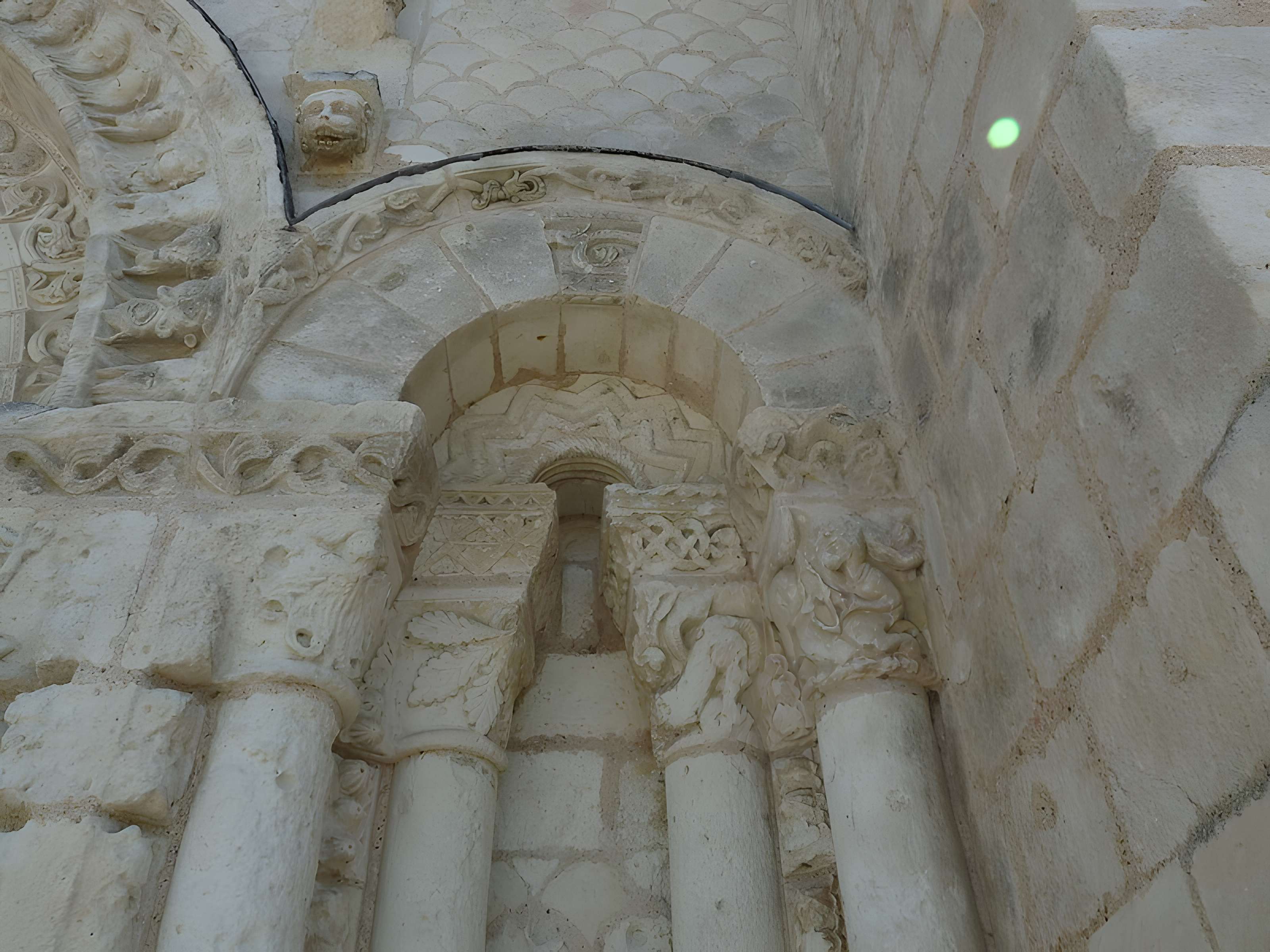 Église Saint-Pierre de Parçay-sur-Vienne