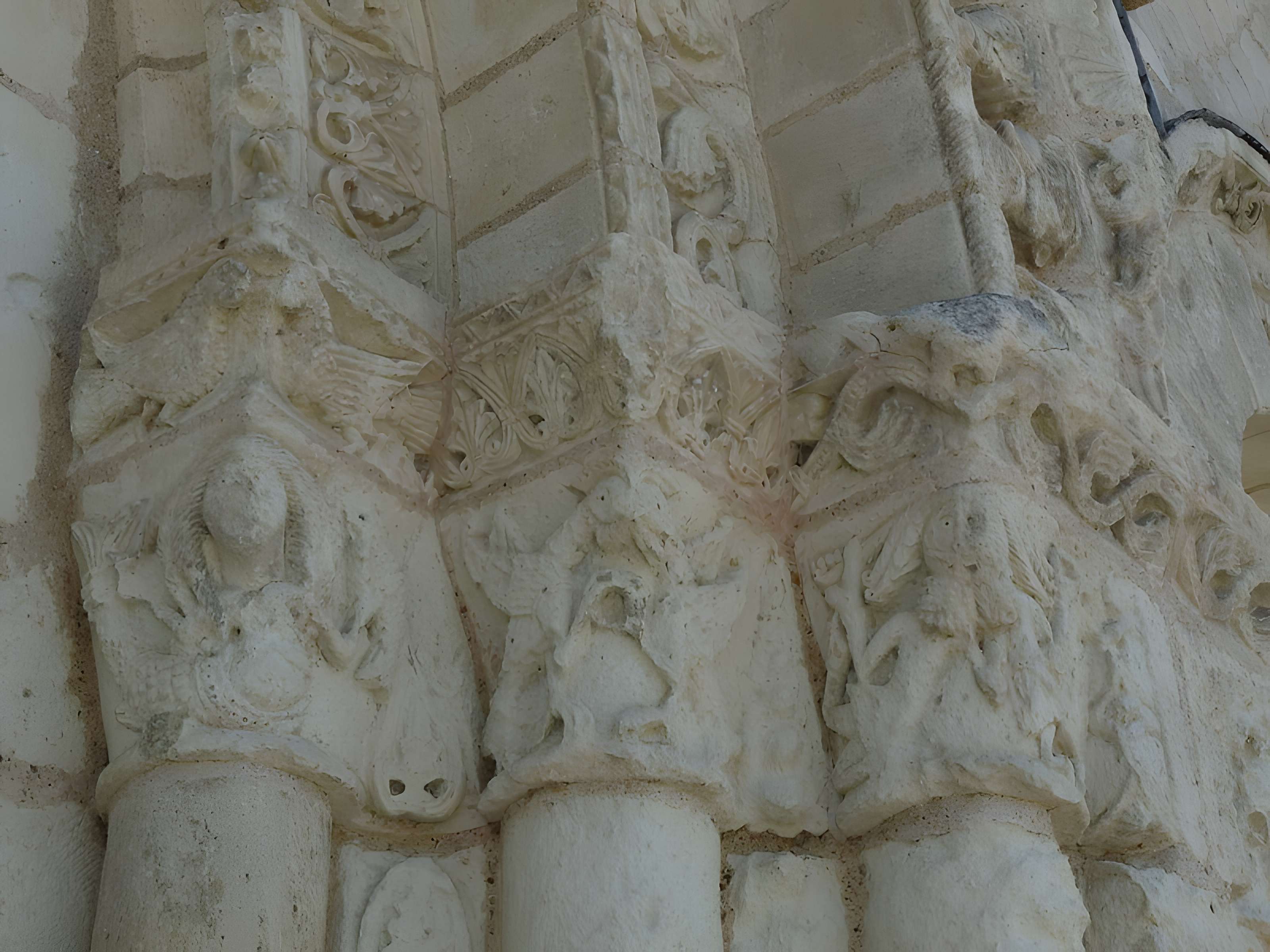 Église Saint-Pierre de Parçay-sur-Vienne