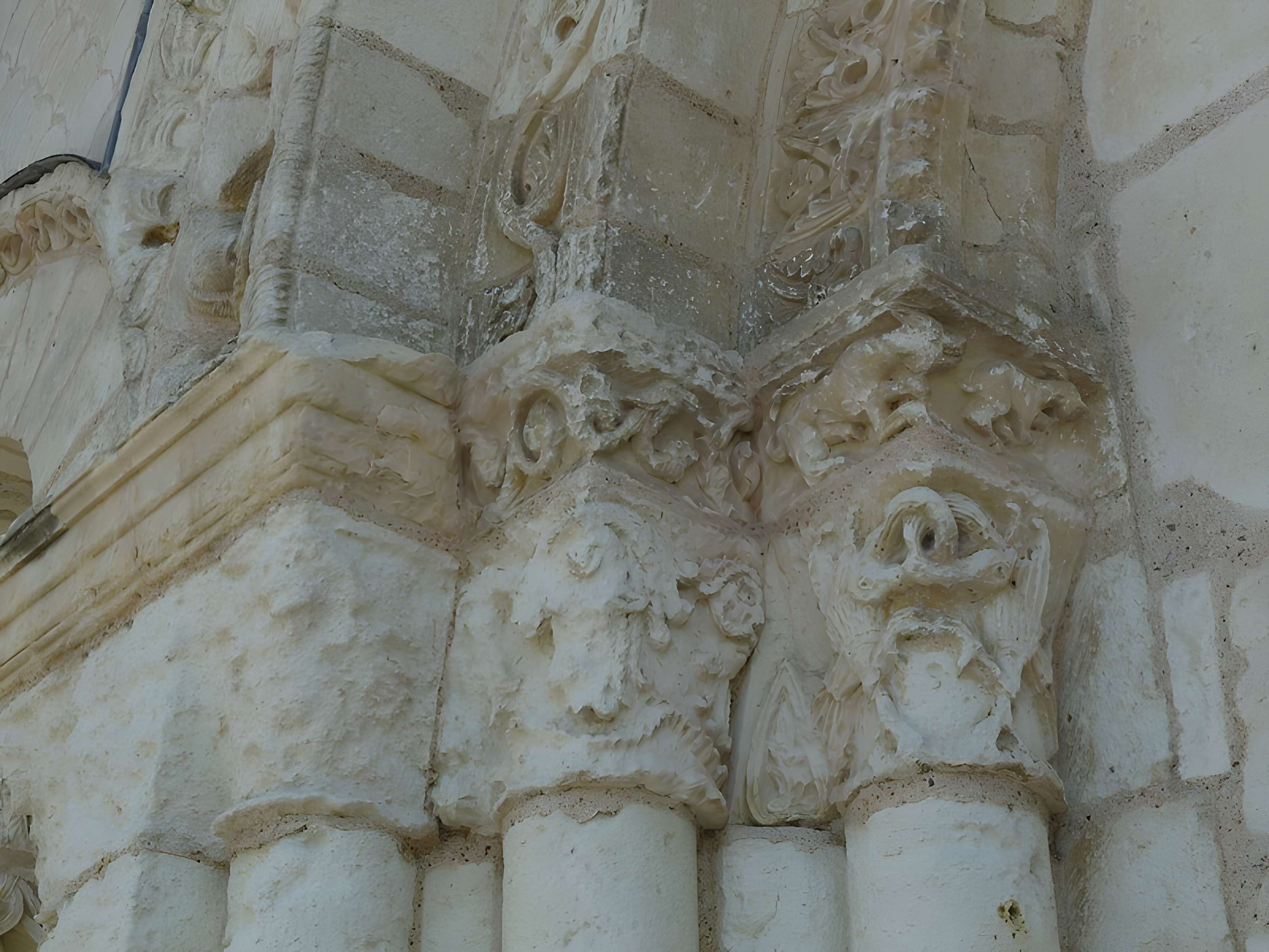 Église Saint-Pierre de Parçay-sur-Vienne