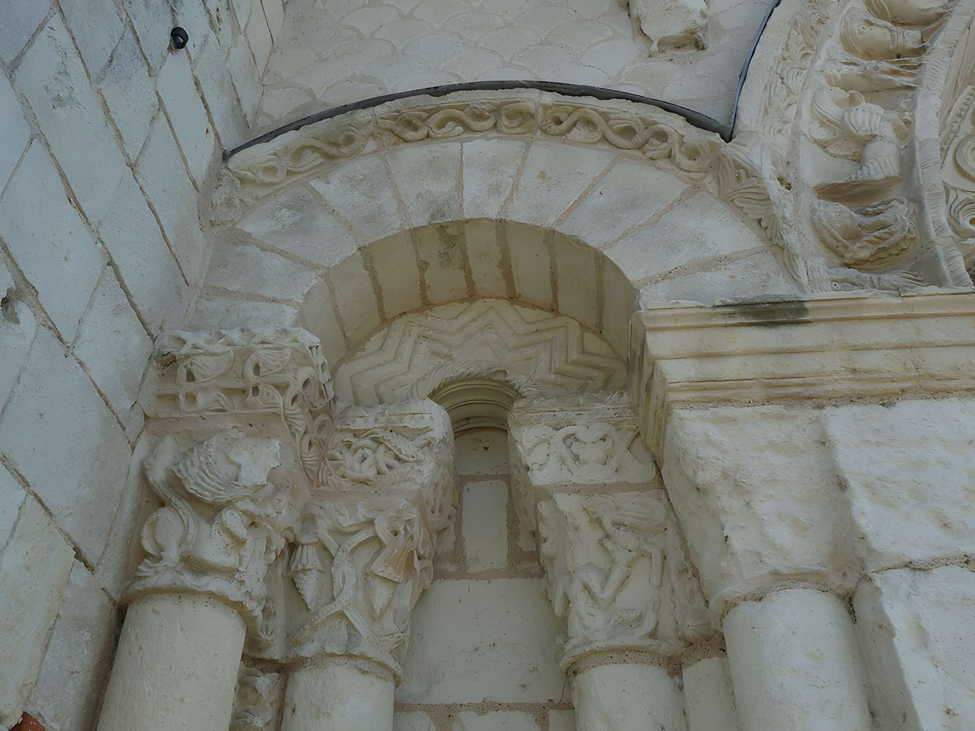 Église Saint-Pierre de Parçay-sur-Vienne