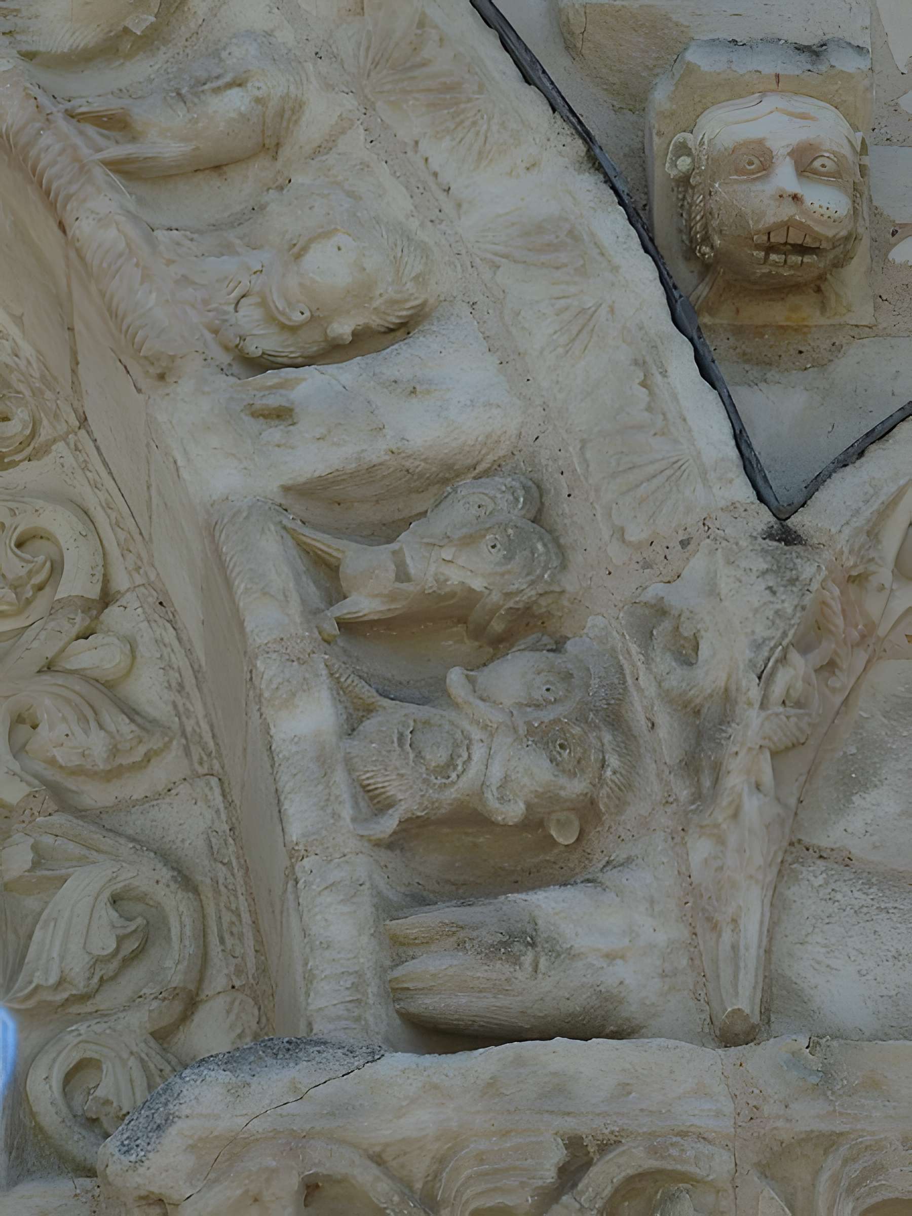 Église Saint-Pierre de Parçay-sur-Vienne