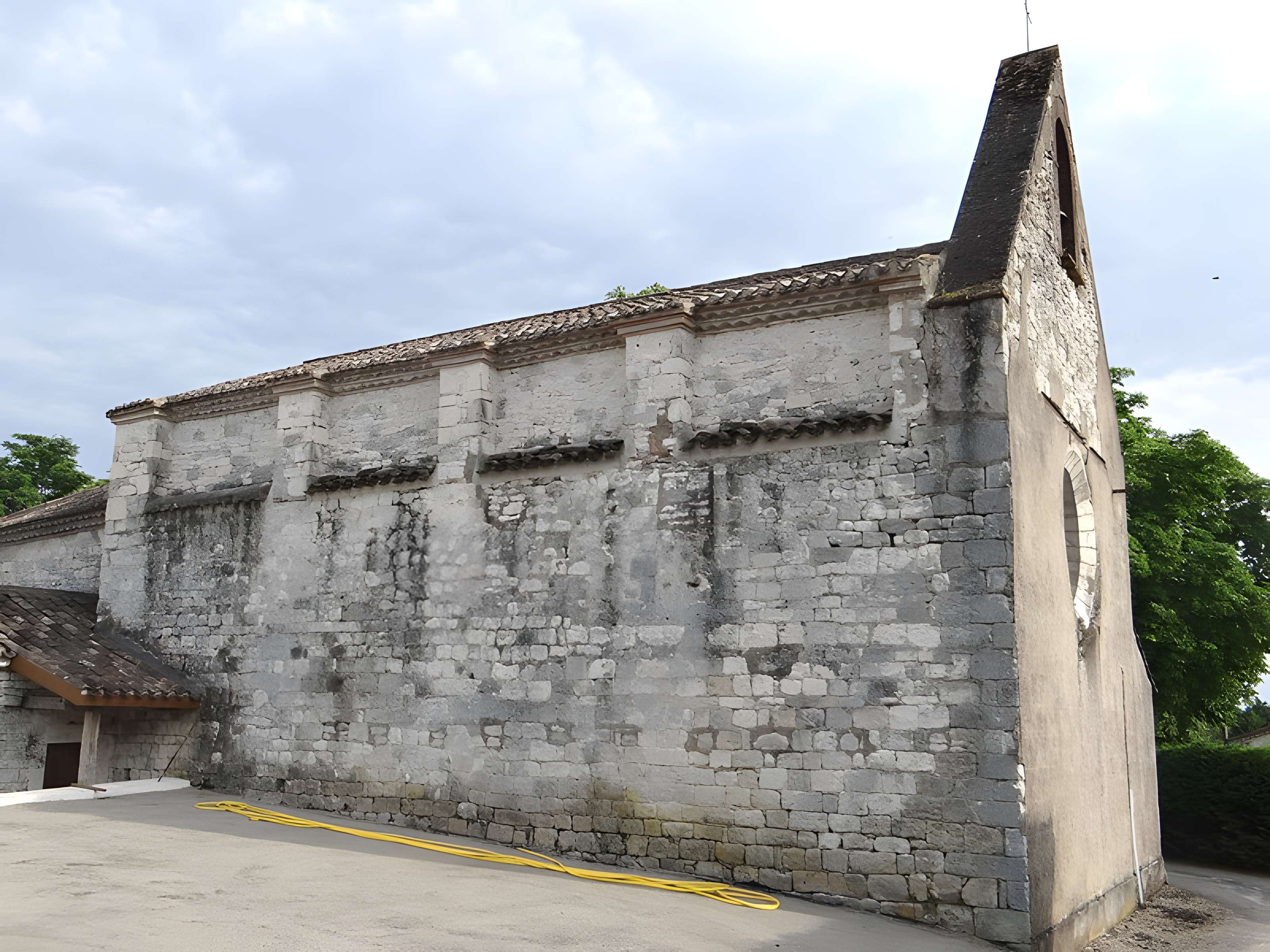 Église Saint-Pierre de Pervillac 