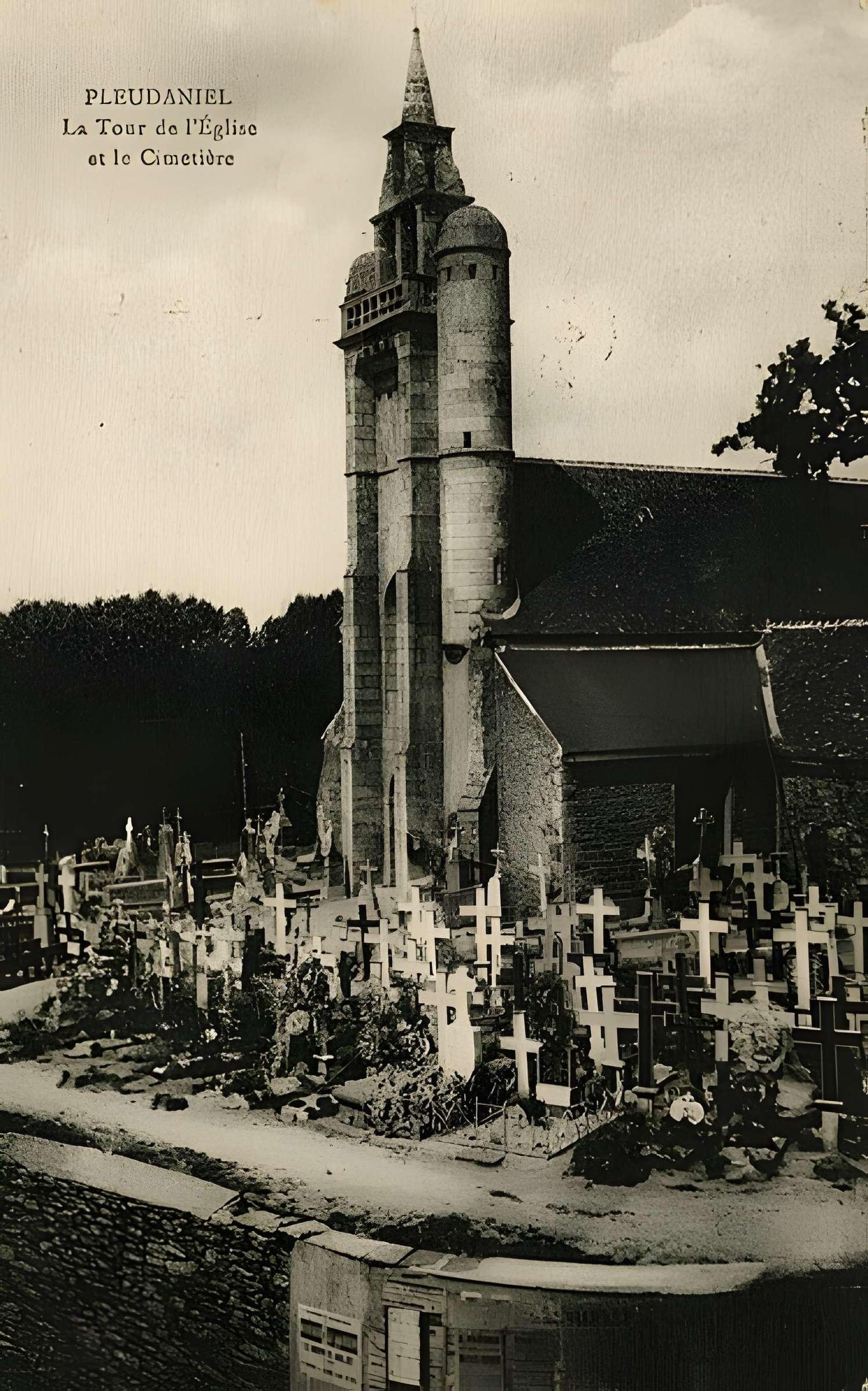 Église Saint-Pierre de Pleudaniel