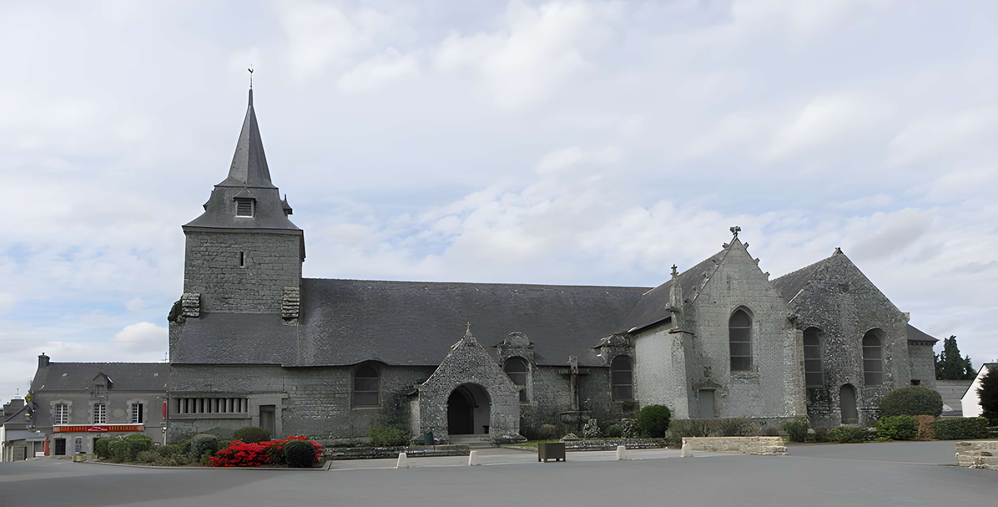Église Saint-Pierre de Ploërdut