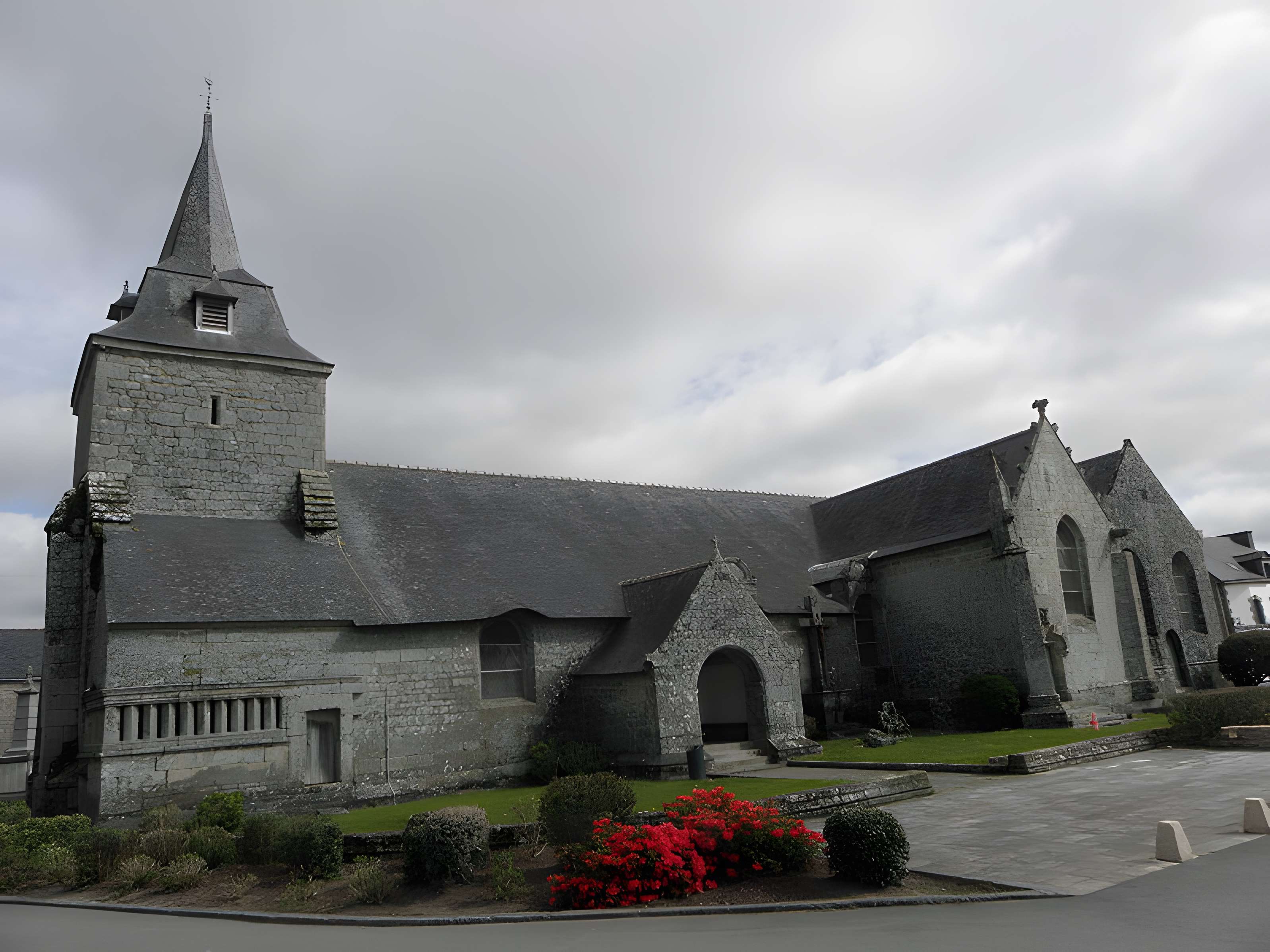 Église Saint-Pierre de Ploërdut