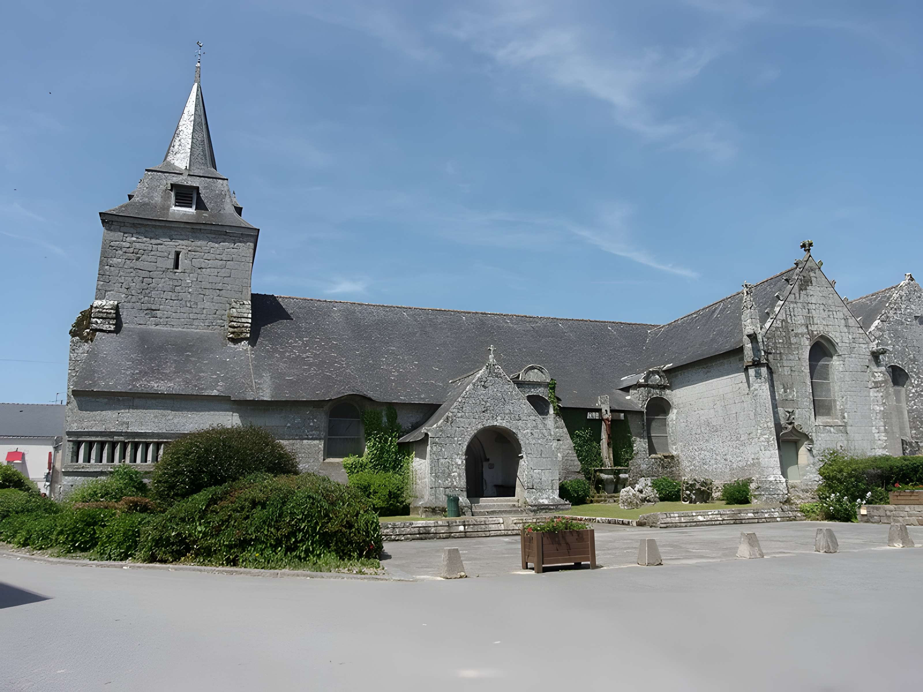 Église Saint-Pierre de Ploërdut