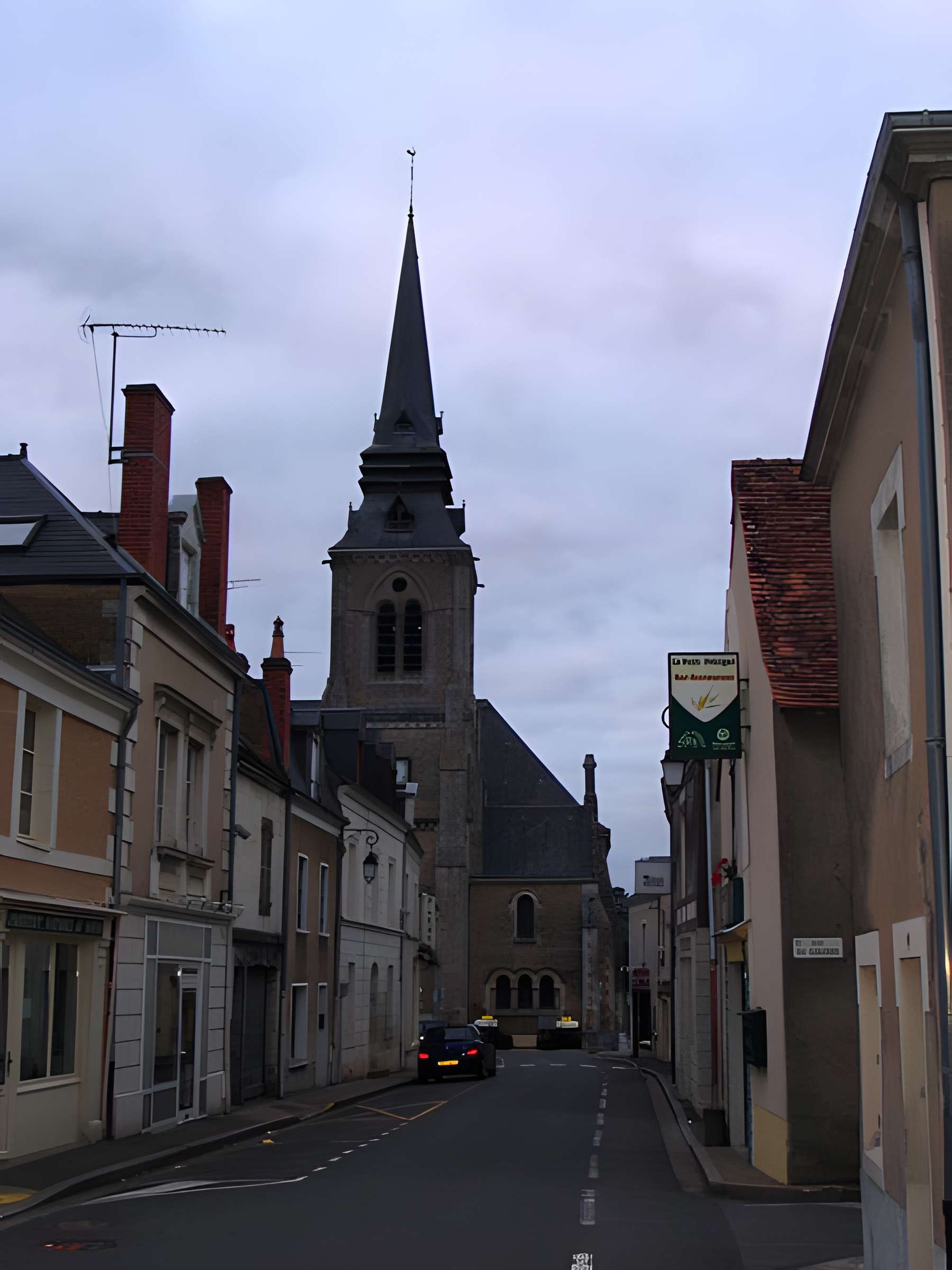 Église Saint-Pierre de Précigné