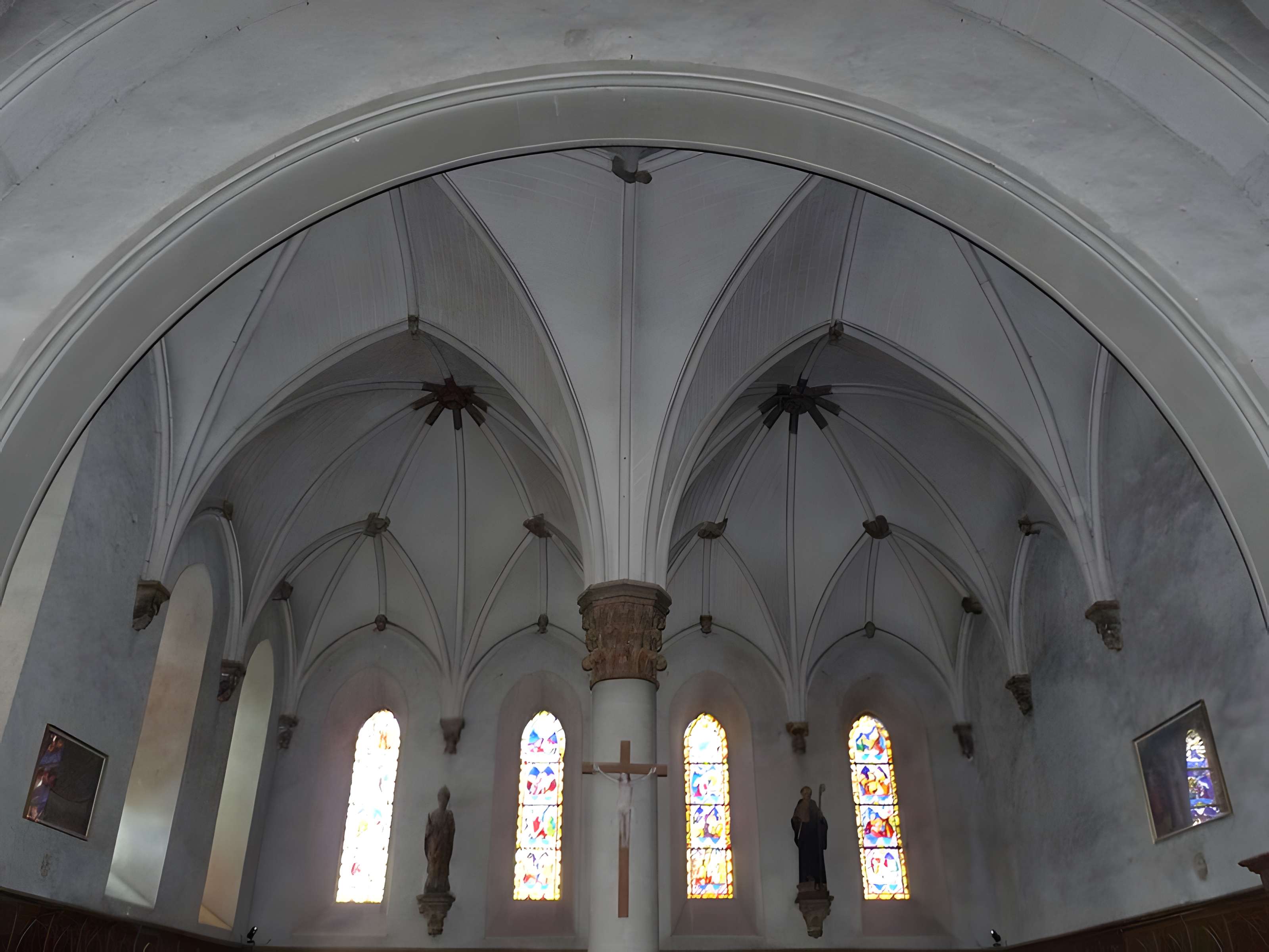 Église Saint-Pierre de Précigné