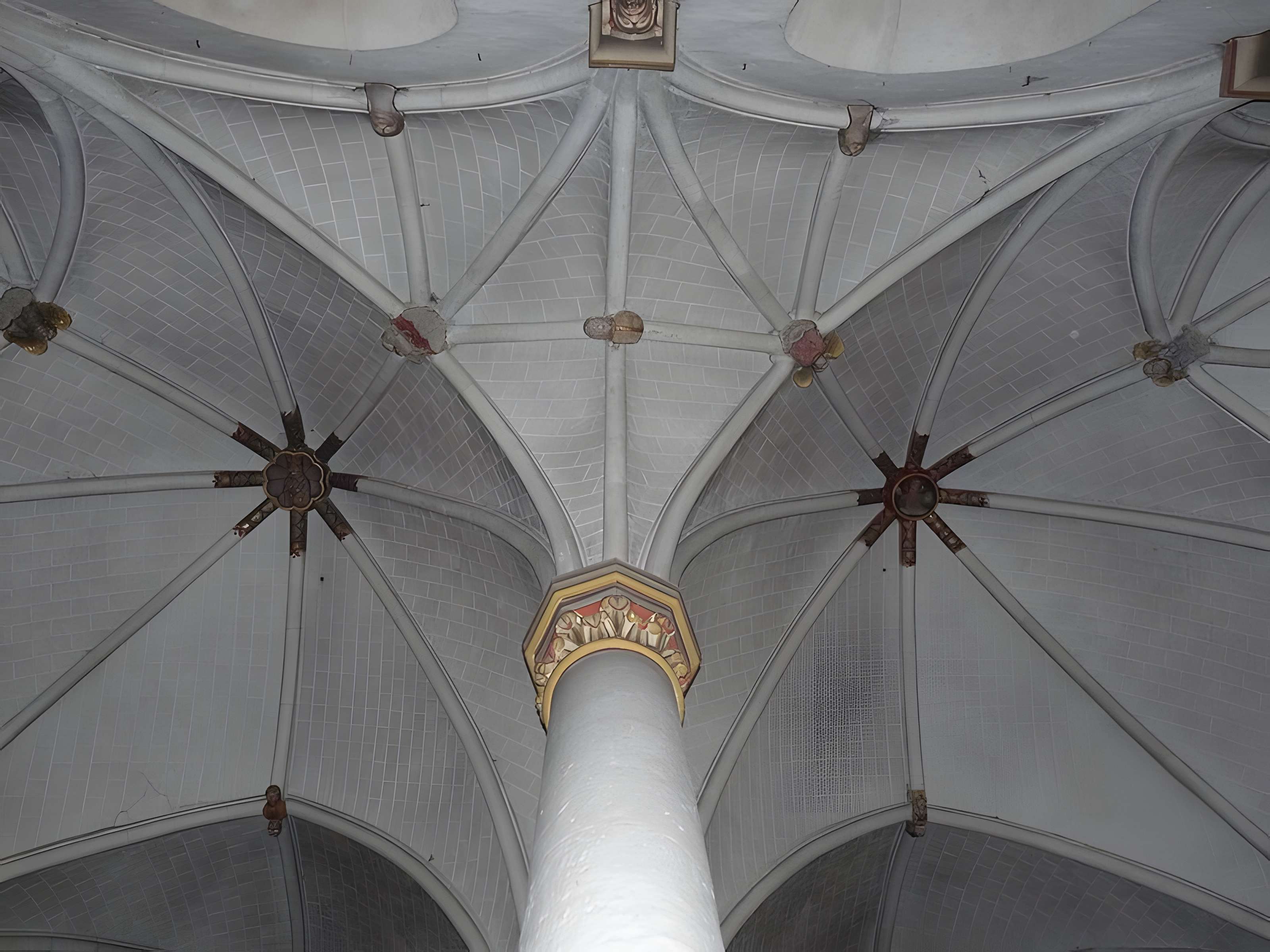 Église Saint-Pierre de Précigné