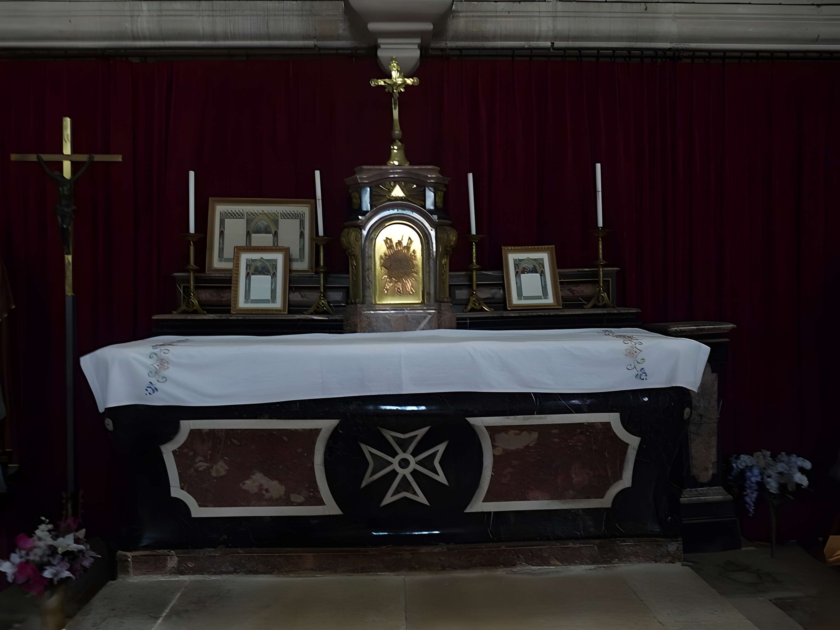 Église Saint-Pierre de Précigné