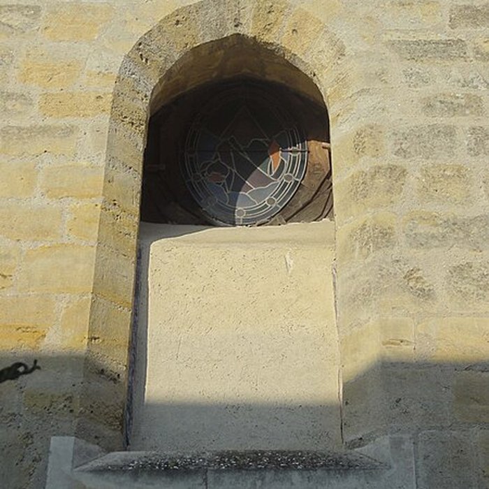 Photo de Église Saint-Pierre de Puiseux-Pontoise et 2 croix