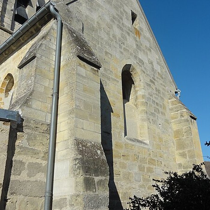 Photo de Église Saint-Pierre de Puiseux-Pontoise et 2 croix