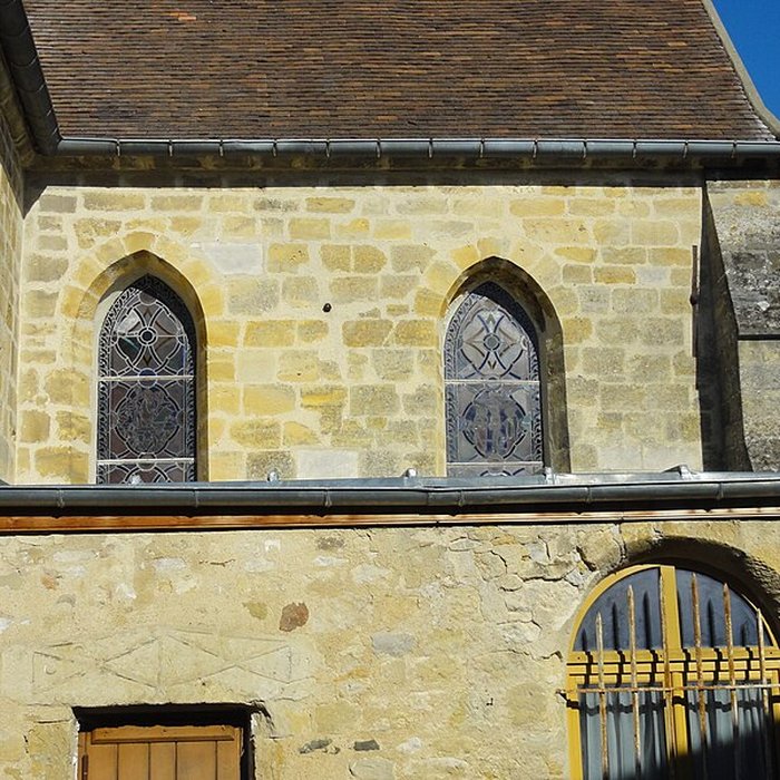 Photo de Église Saint-Pierre de Puiseux-Pontoise et 2 croix