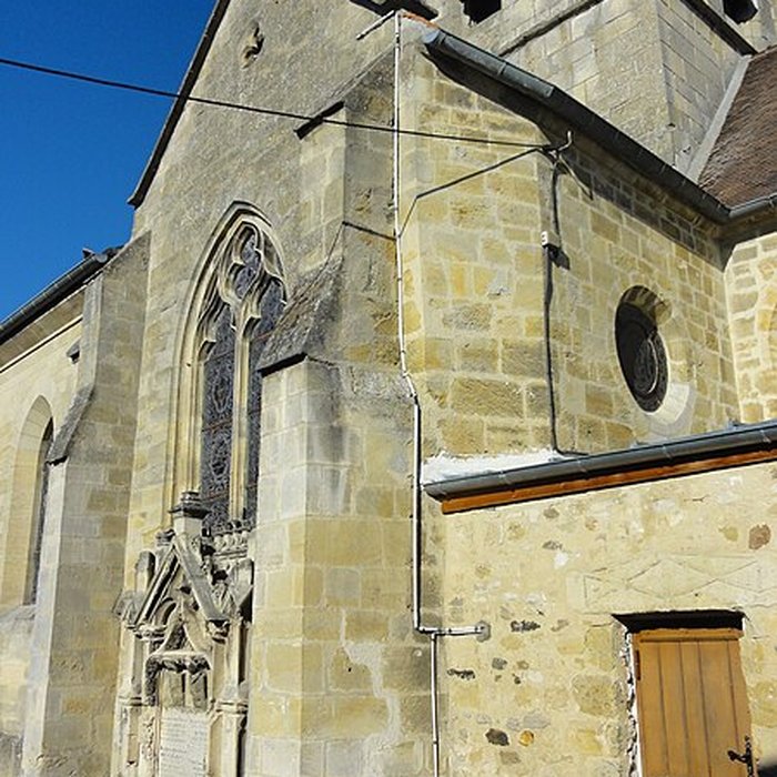 Photo de Église Saint-Pierre de Puiseux-Pontoise et 2 croix