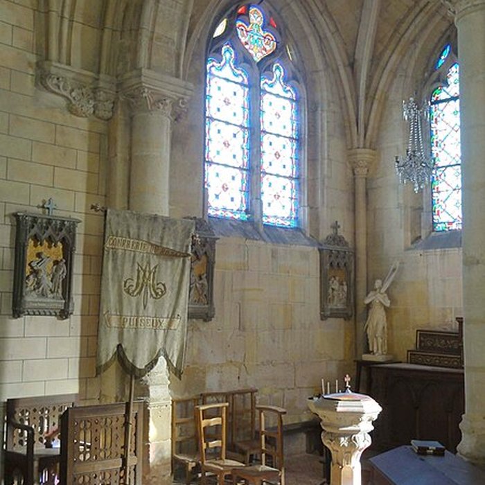 Photo de Église Saint-Pierre de Puiseux-Pontoise et 2 croix