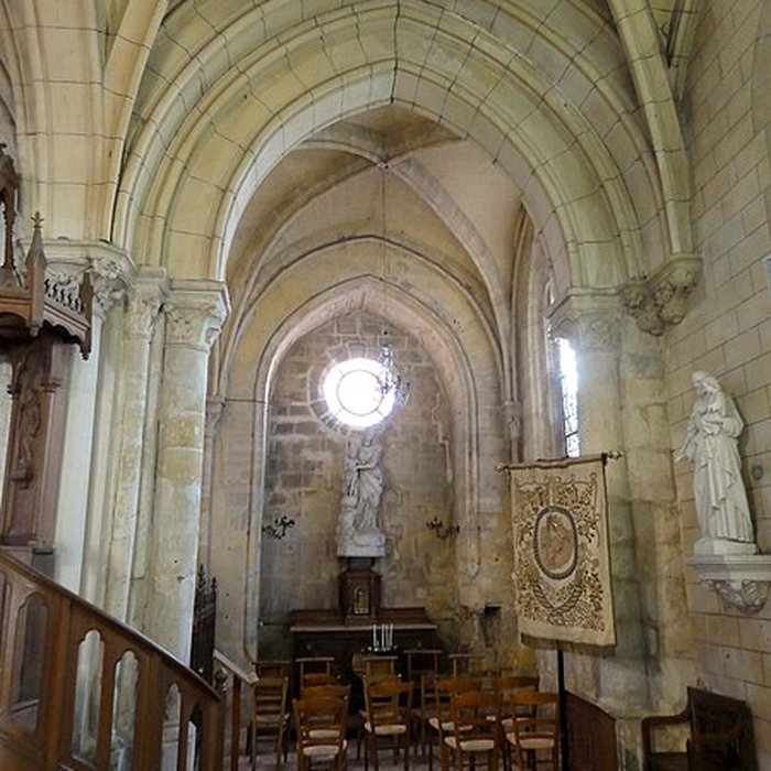 Photo de Église Saint-Pierre de Puiseux-Pontoise et 2 croix