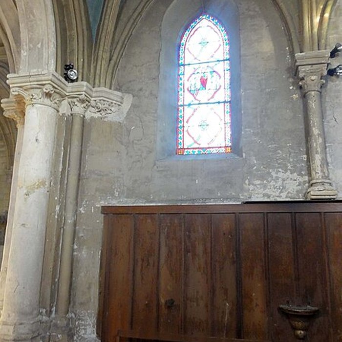 Photo de Église Saint-Pierre de Puiseux-Pontoise et 2 croix