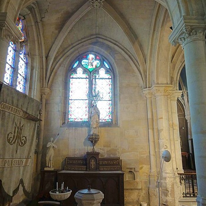 Photo de Église Saint-Pierre de Puiseux-Pontoise et 2 croix