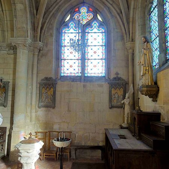 Photo de Église Saint-Pierre de Puiseux-Pontoise et 2 croix