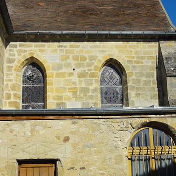 Église Saint-Pierre de Puiseux-Pontoise et 2 croix