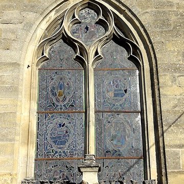 Église Saint-Pierre de Puiseux-Pontoise et 2 croix