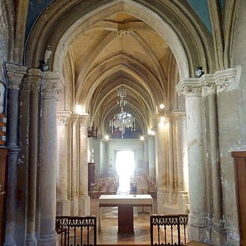 Église Saint-Pierre de Puiseux-Pontoise et 2 croix