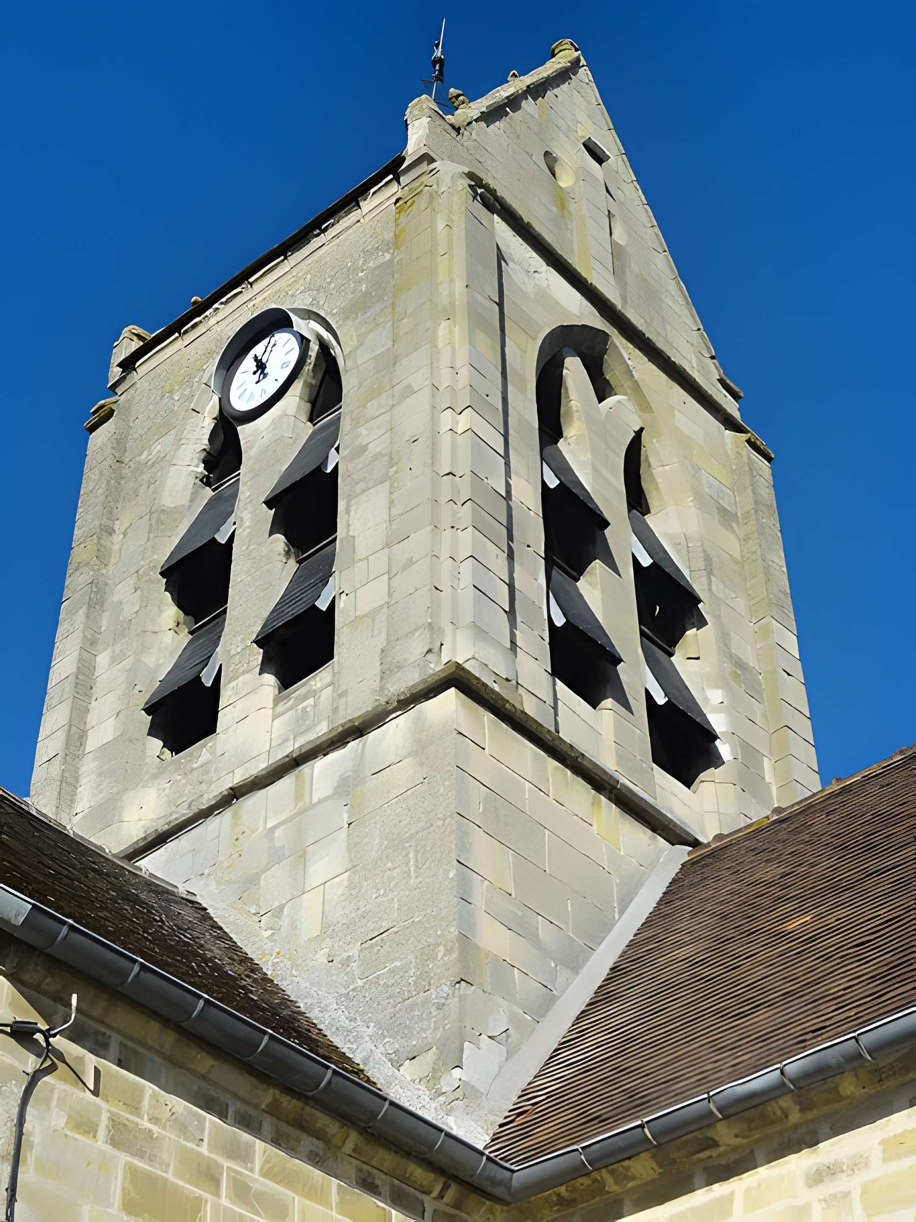 Église Saint-Pierre de Puiseux-Pontoise et 2 croix