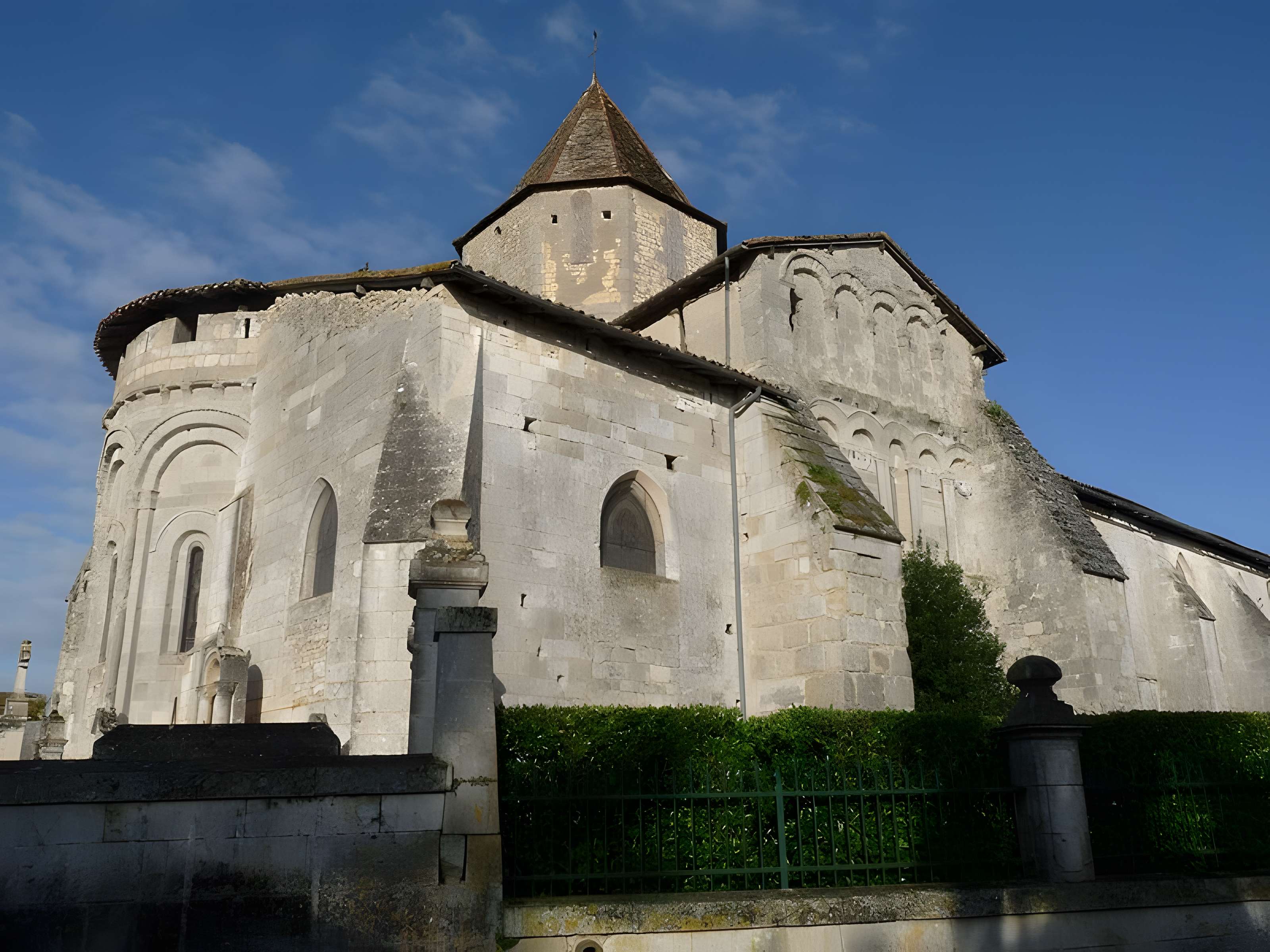 Église Saint-Pierre de Reignac