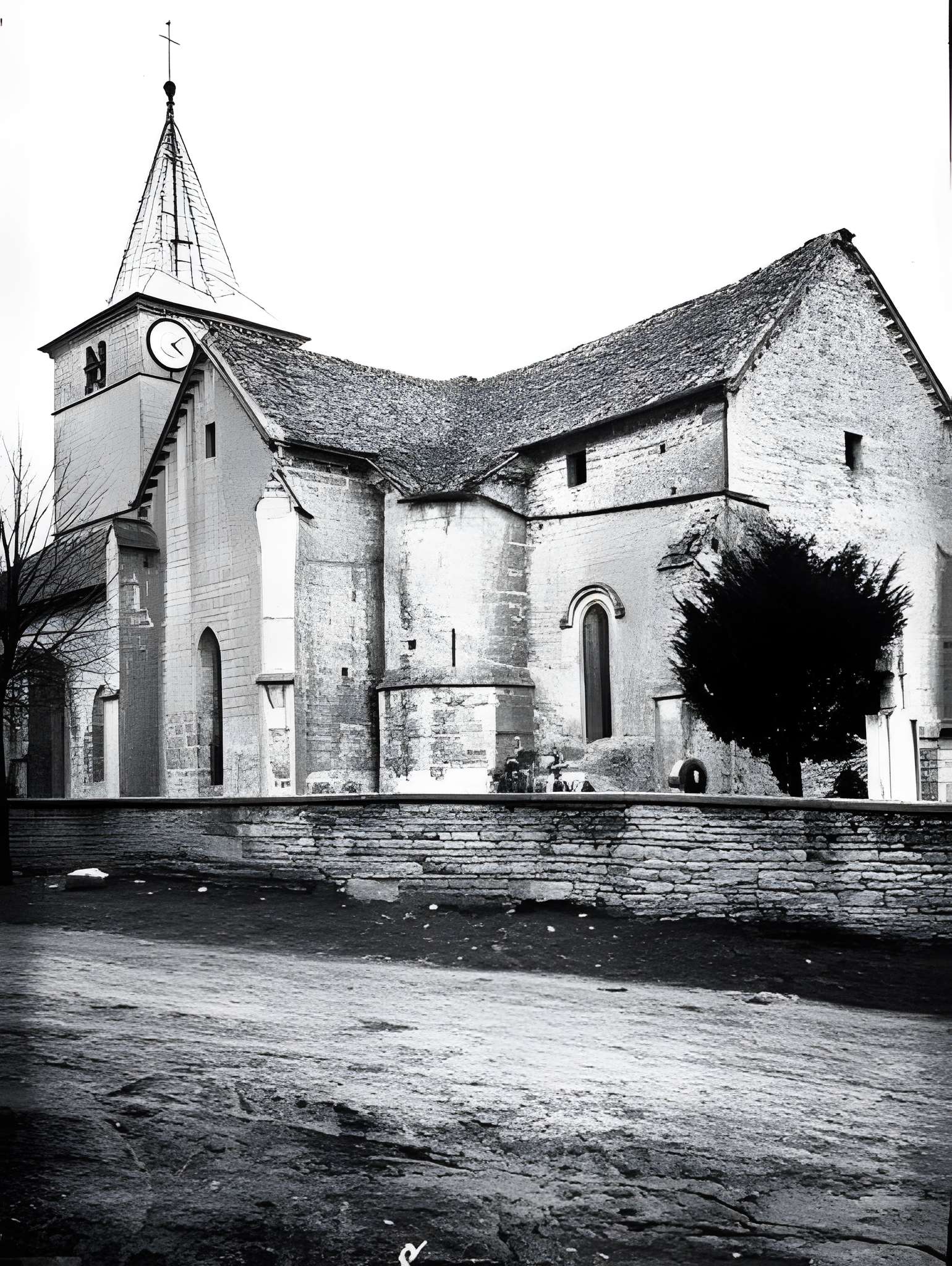 Église Saint-Pierre de Sacquenay