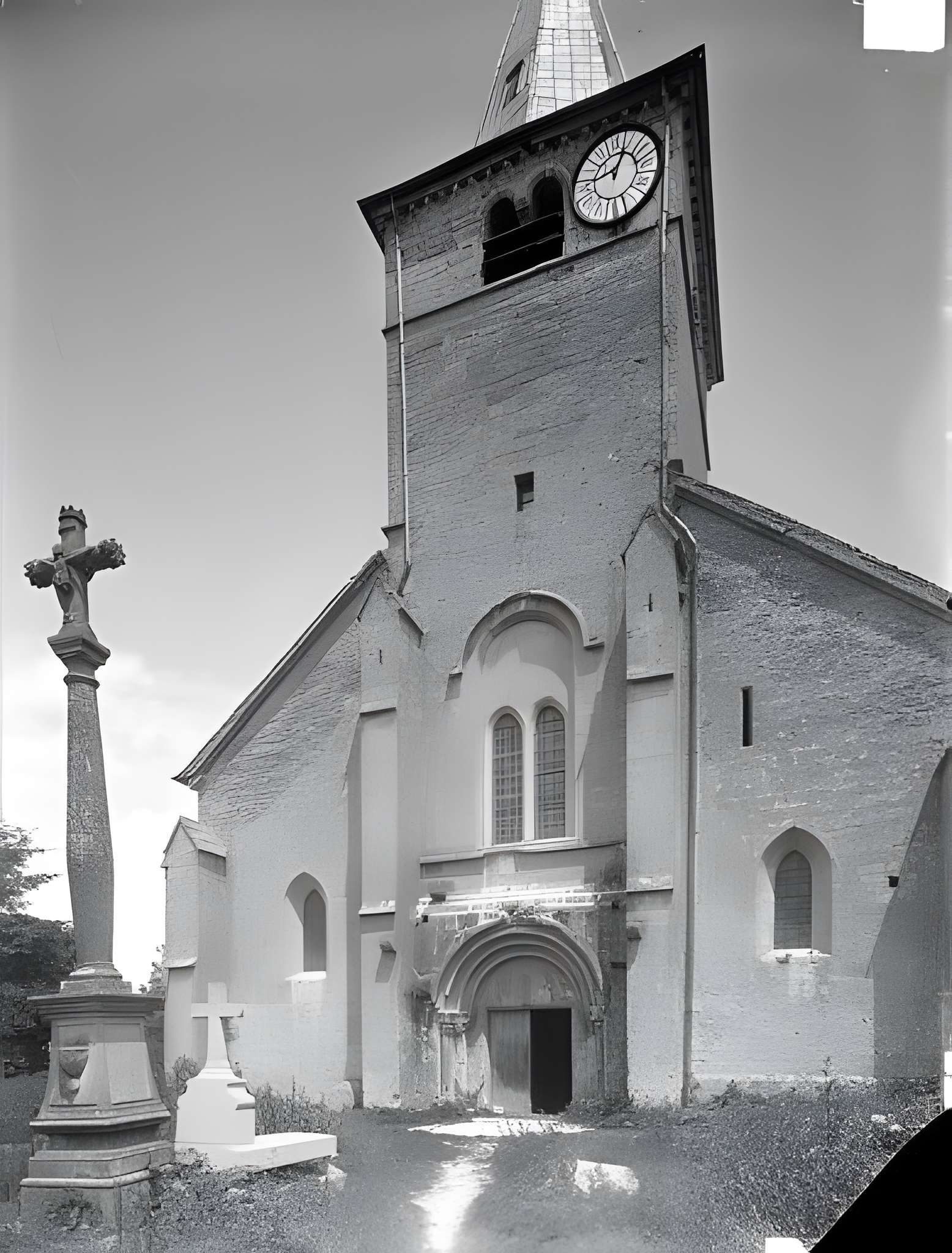 Église Saint-Pierre de Sacquenay