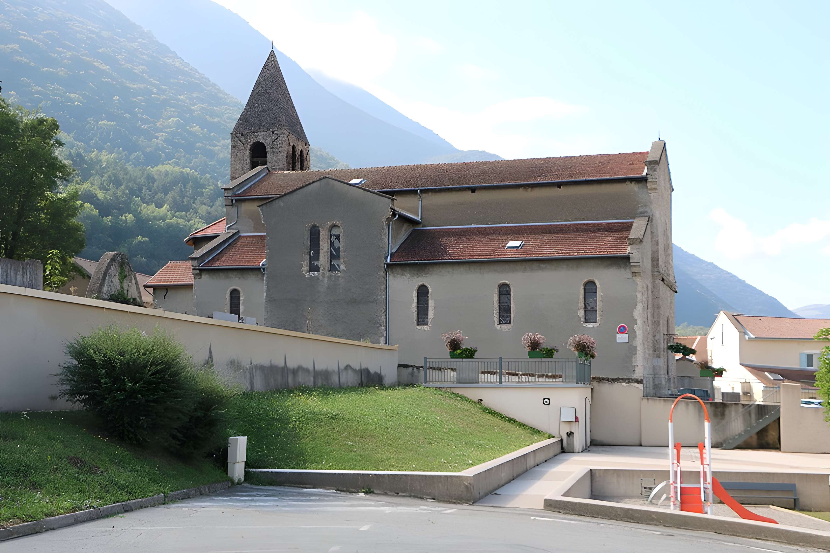 Église Saint-Pierre de Saint-Georges-de-Commiers