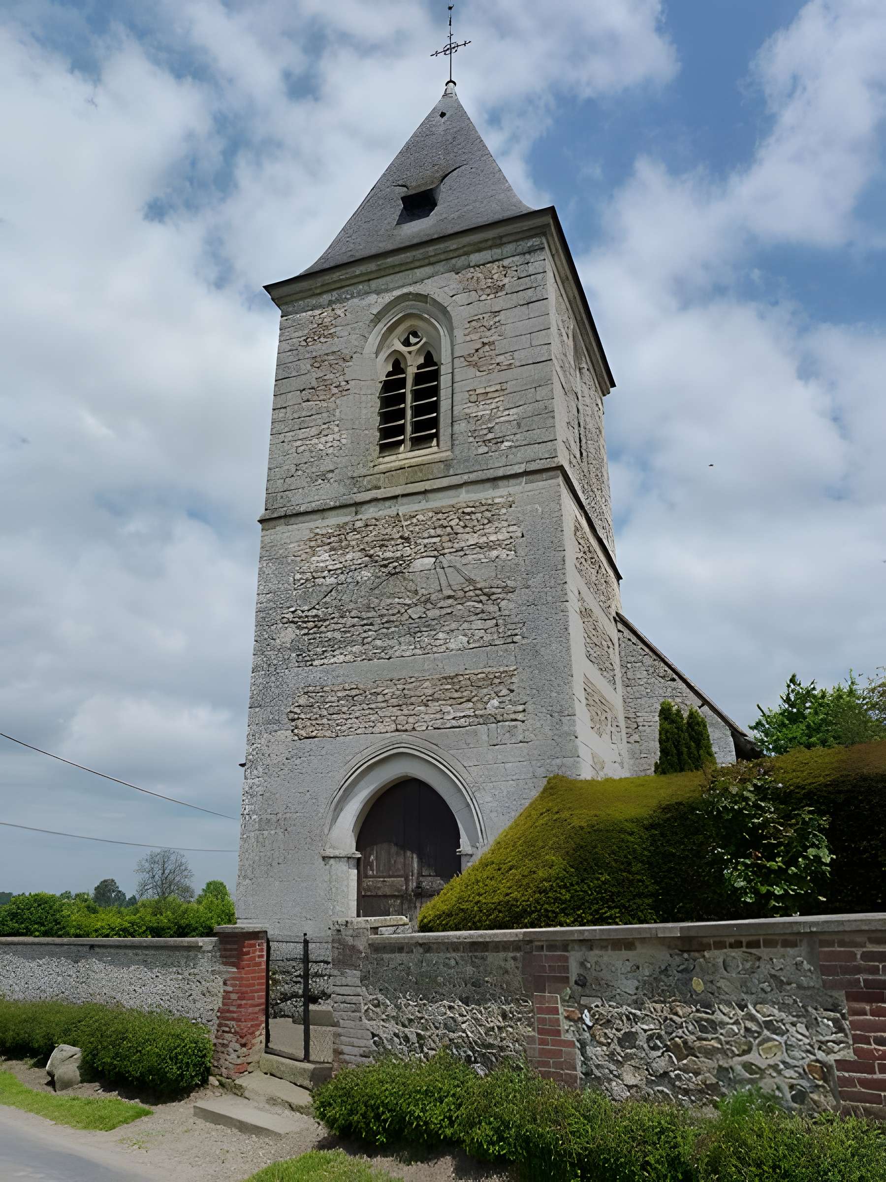 Église Saint-Pierre de Saint-Léger-de-Rôtes