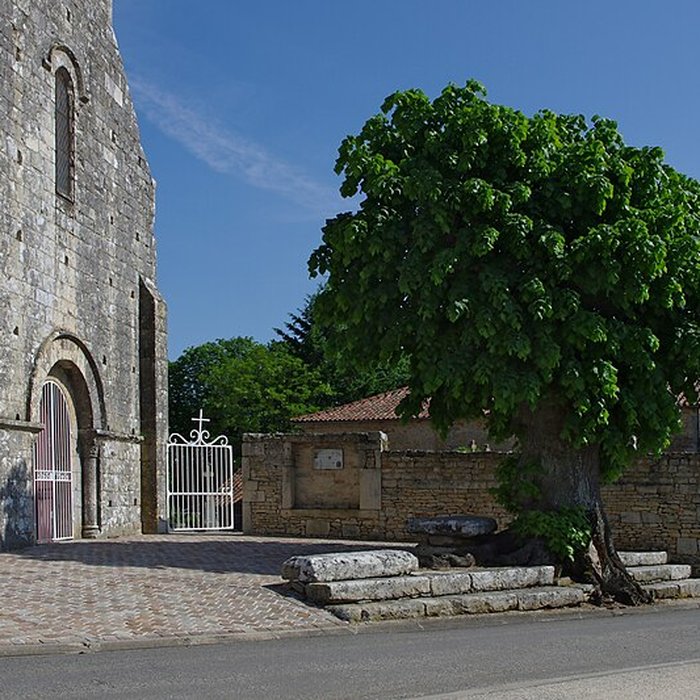 Photo de Église Saint-Pierre de Saint-Pierre-dExideuil