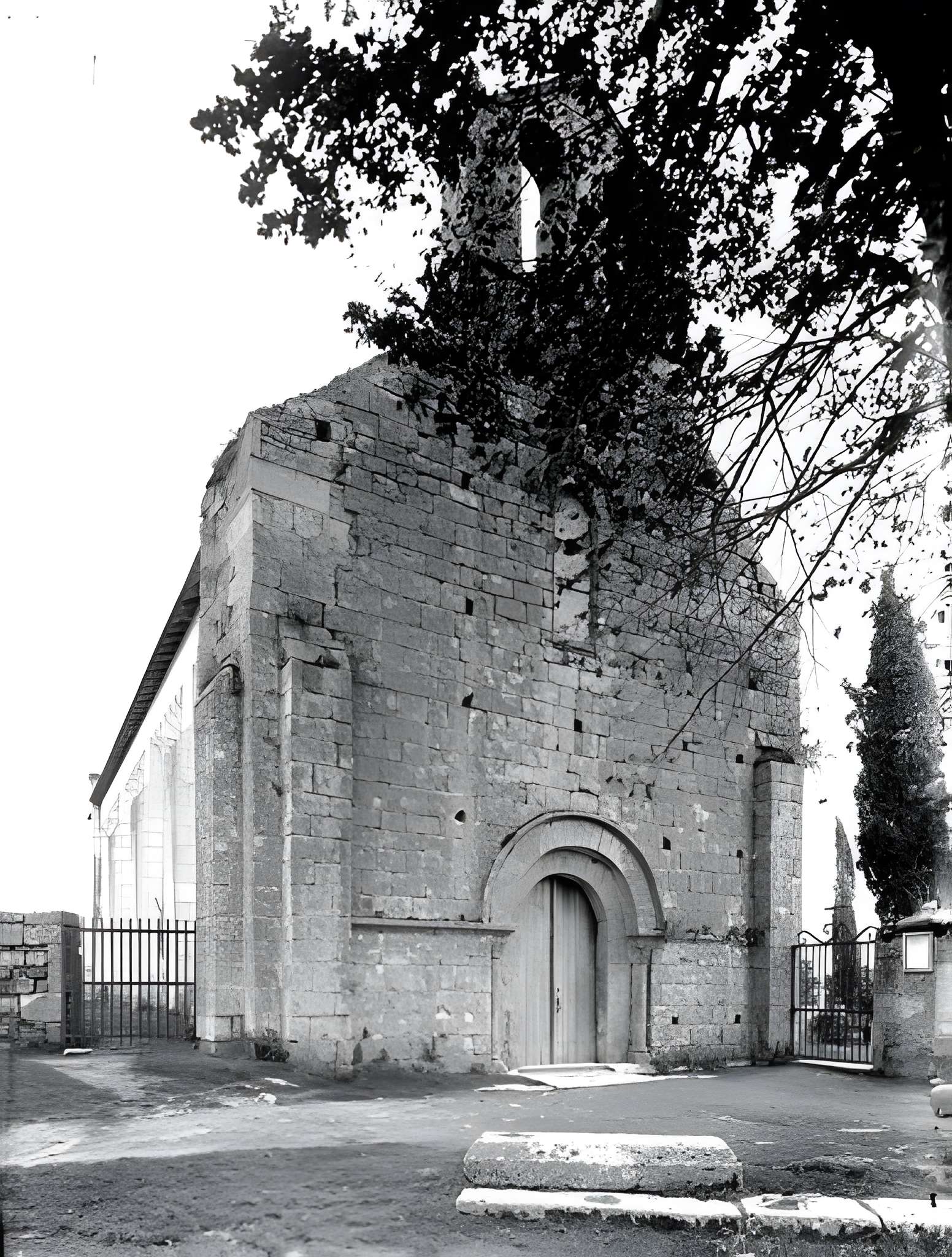 Église Saint-Pierre de Saint-Pierre-d'Exideuil