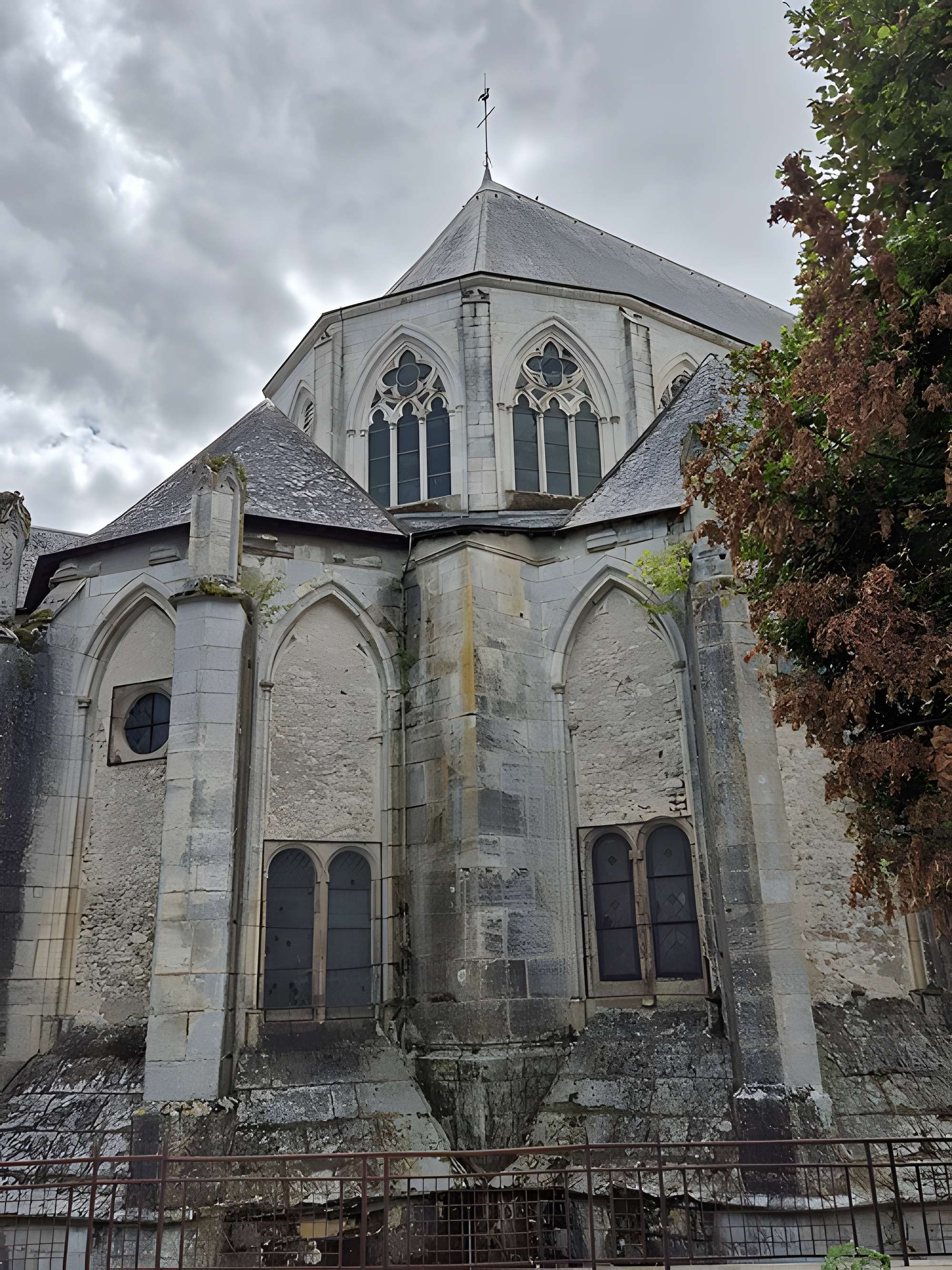 Église Saint-Pierre de Saint-Satur
