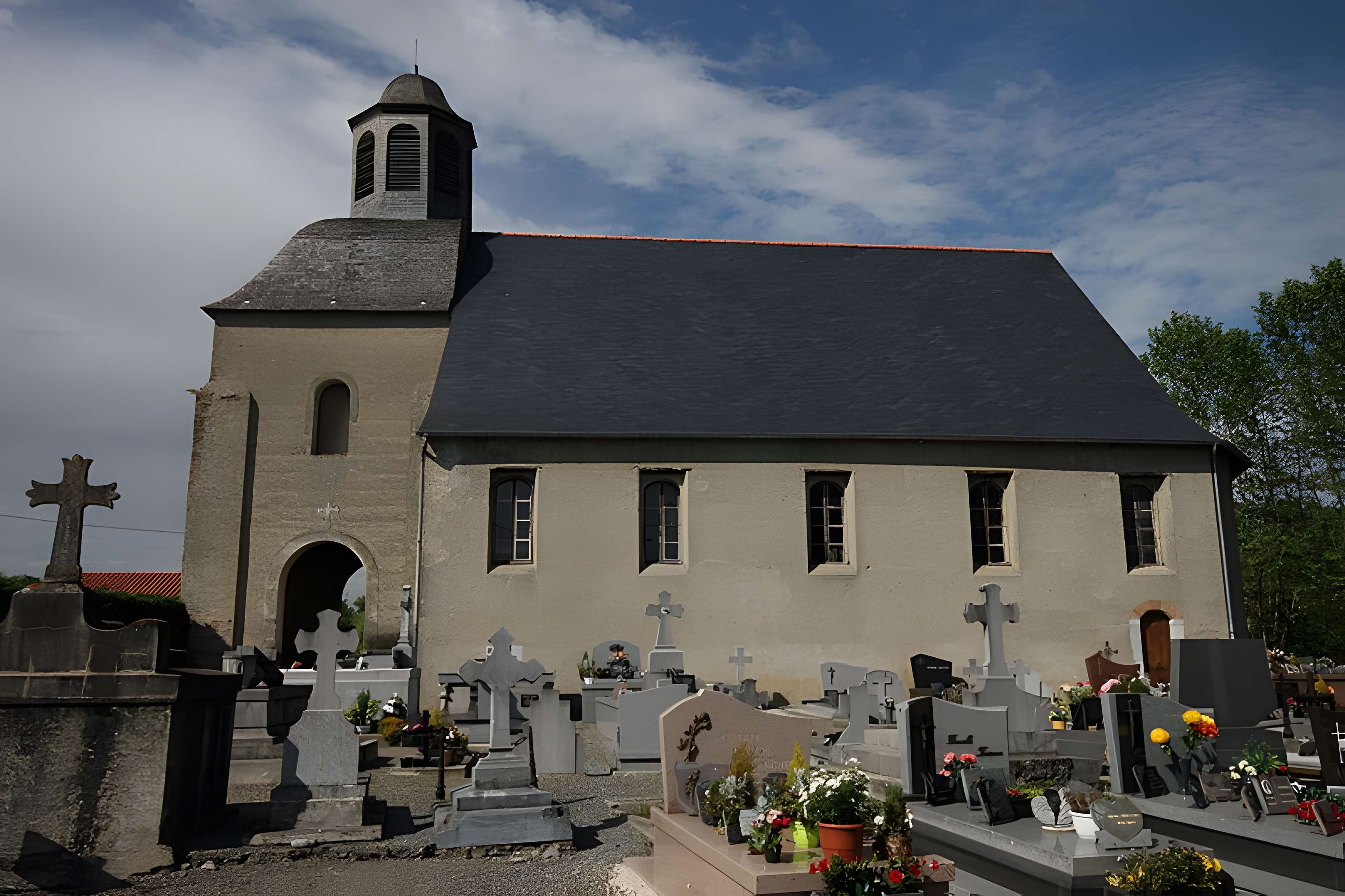 Église Saint-Pierre de Sarniguet 