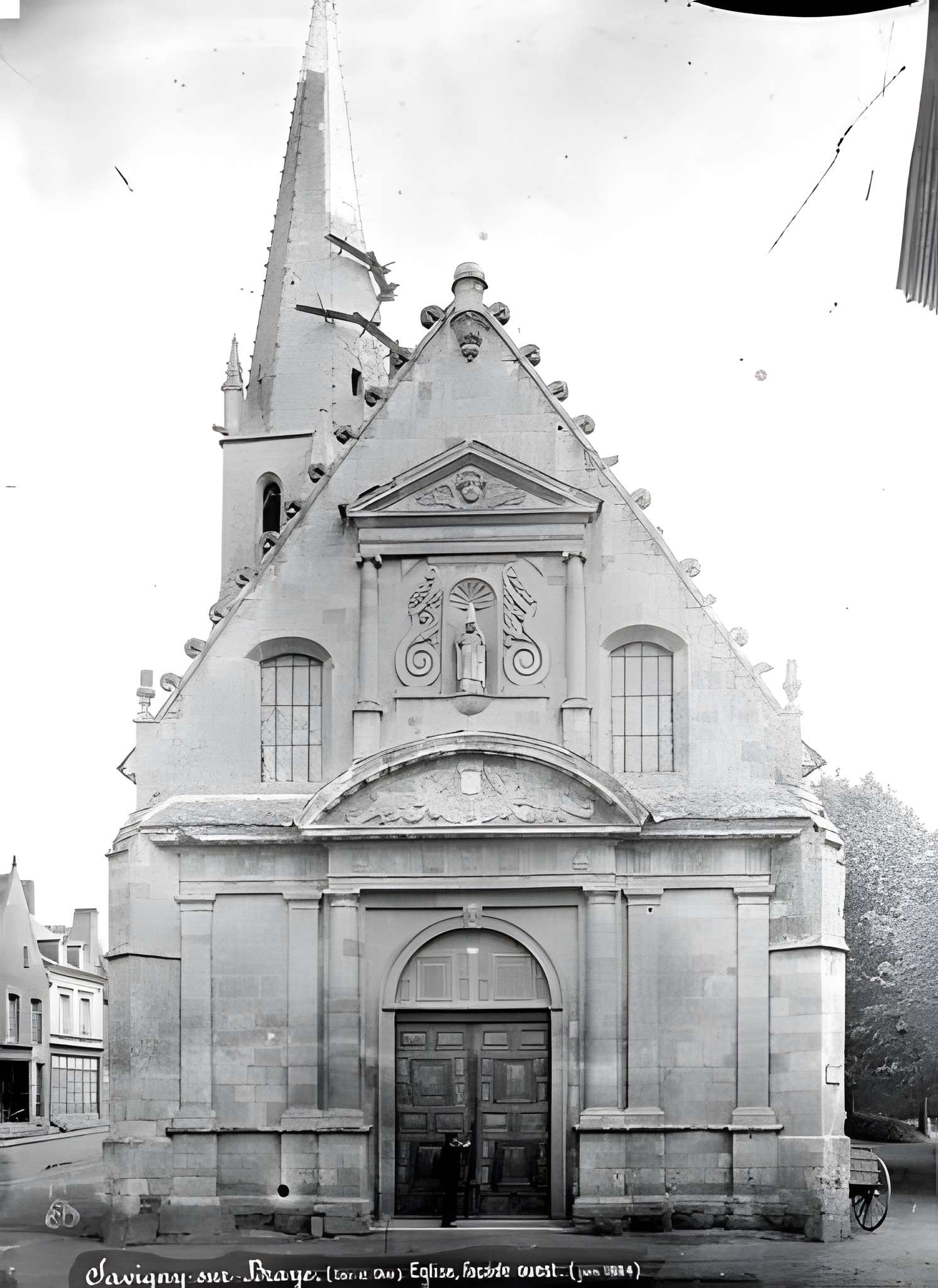Église Saint-Pierre de Savigny-sur-Braye