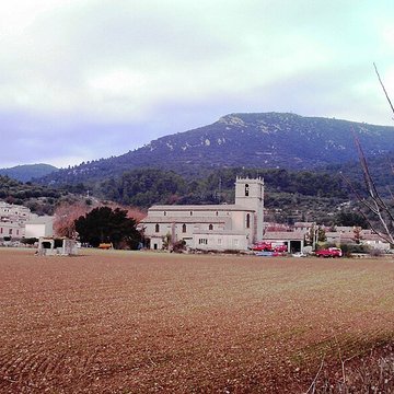 Église Saint-Pierre de Signes