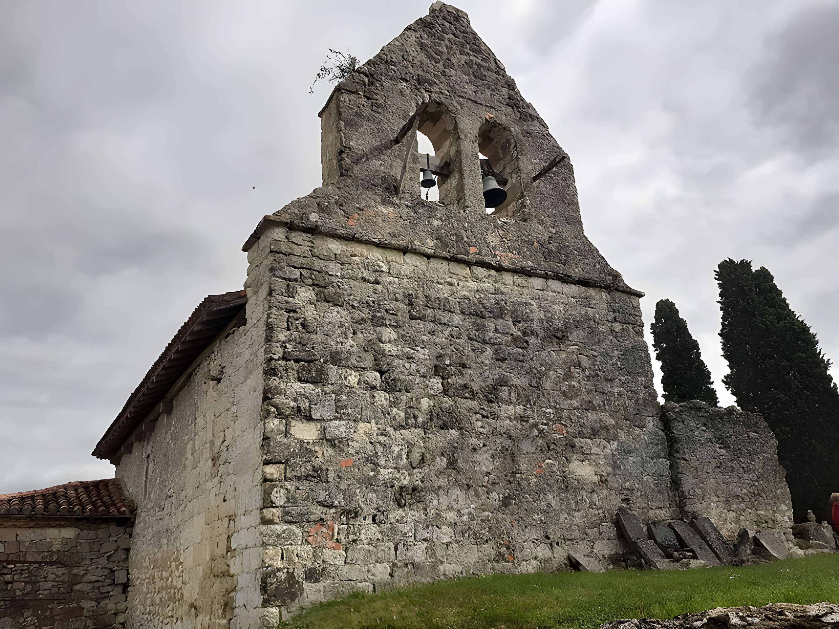 Église Saint-Pierre de Tabaux à Caillavet