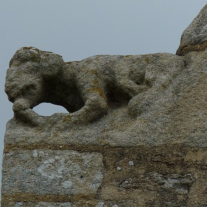 Photo de Église Saint-Pierre de Taden